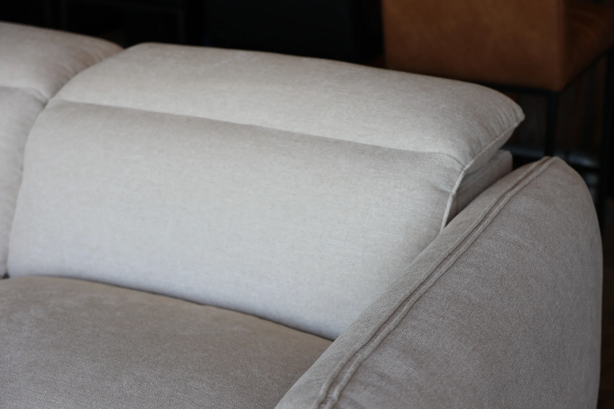 Addie Reclining Modular Sectional - Image 10