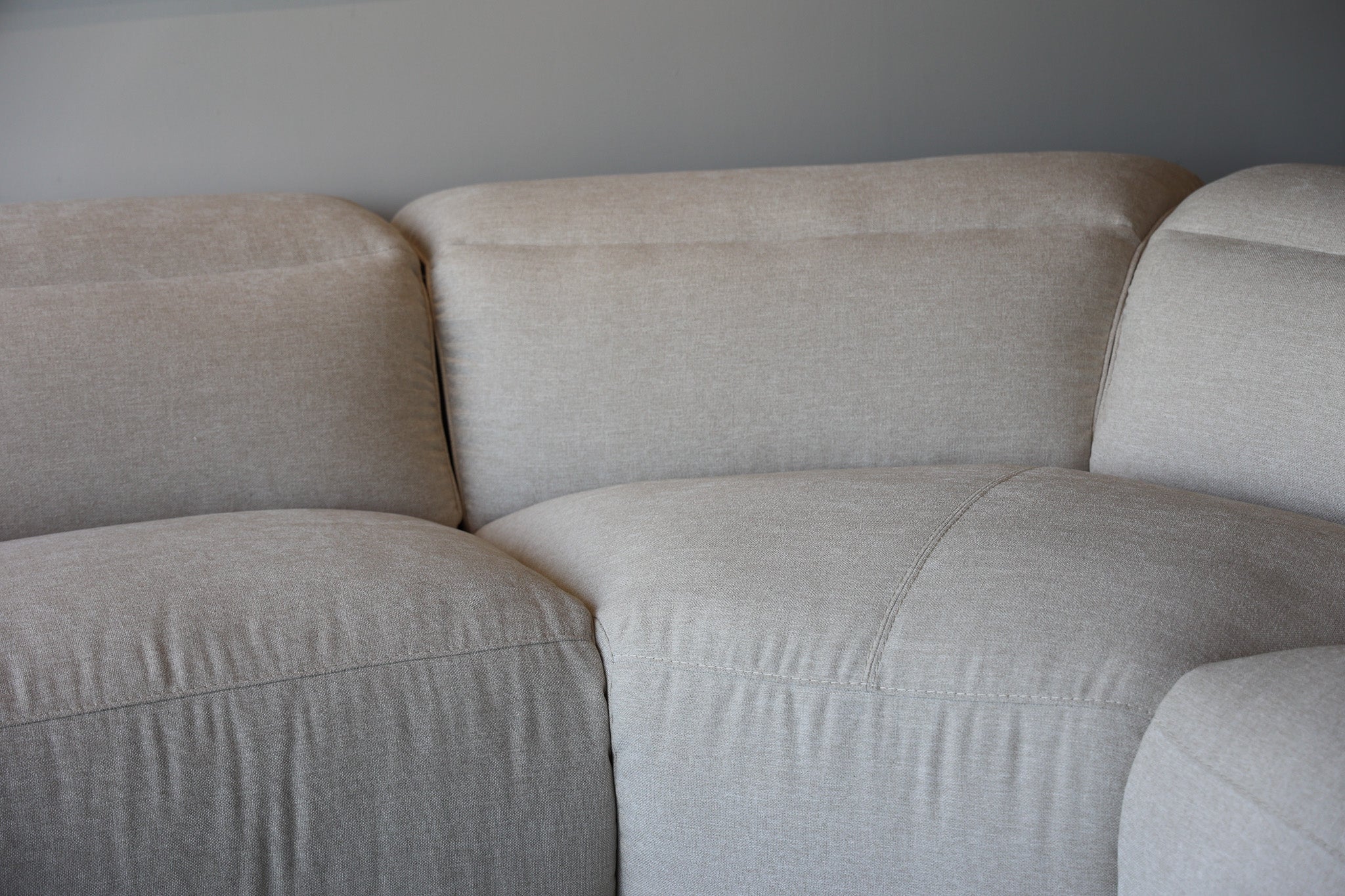 Addie Reclining Modular Sectional - Image 11