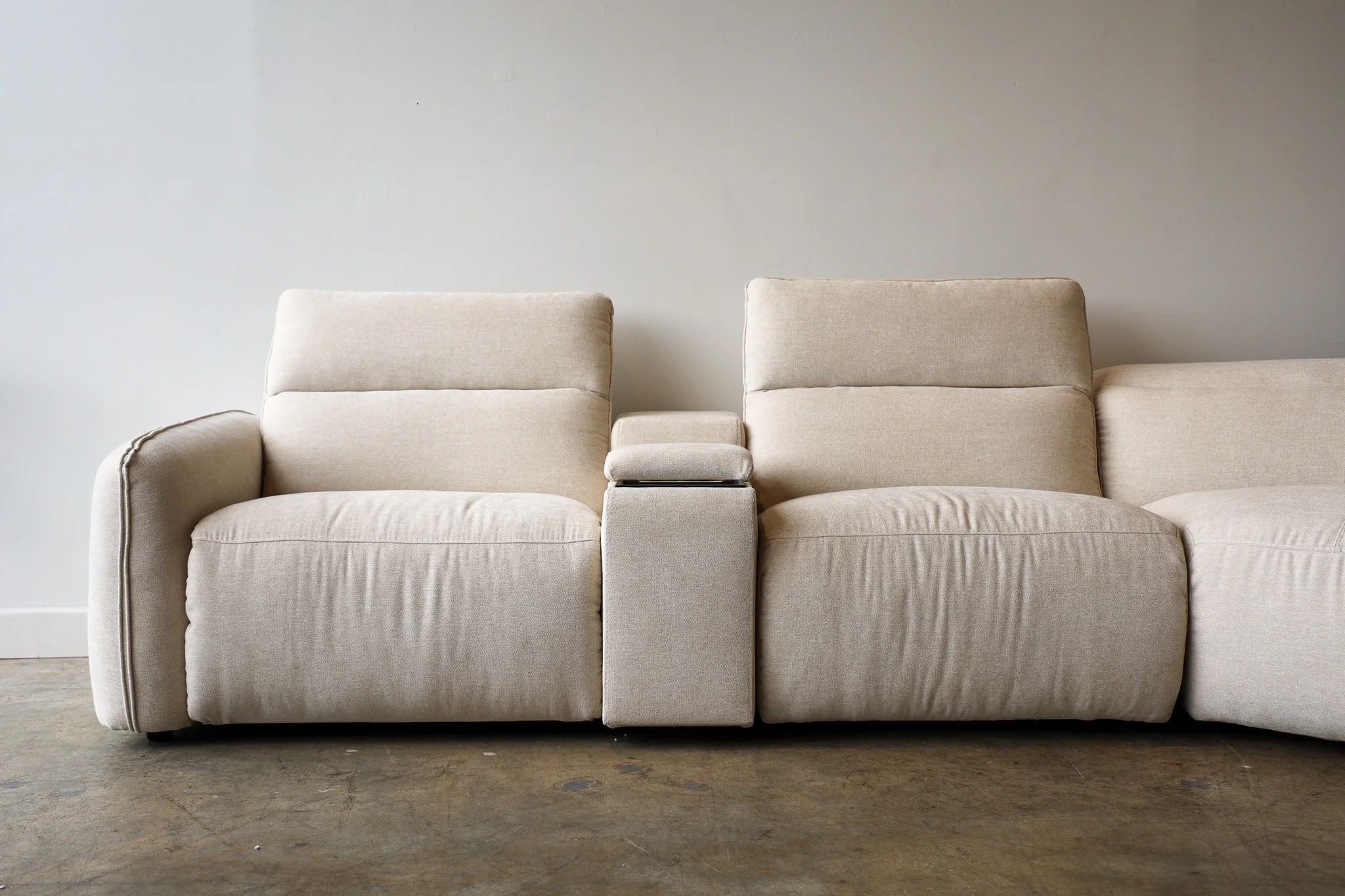 Addie Reclining Modular Sectional - Image 24