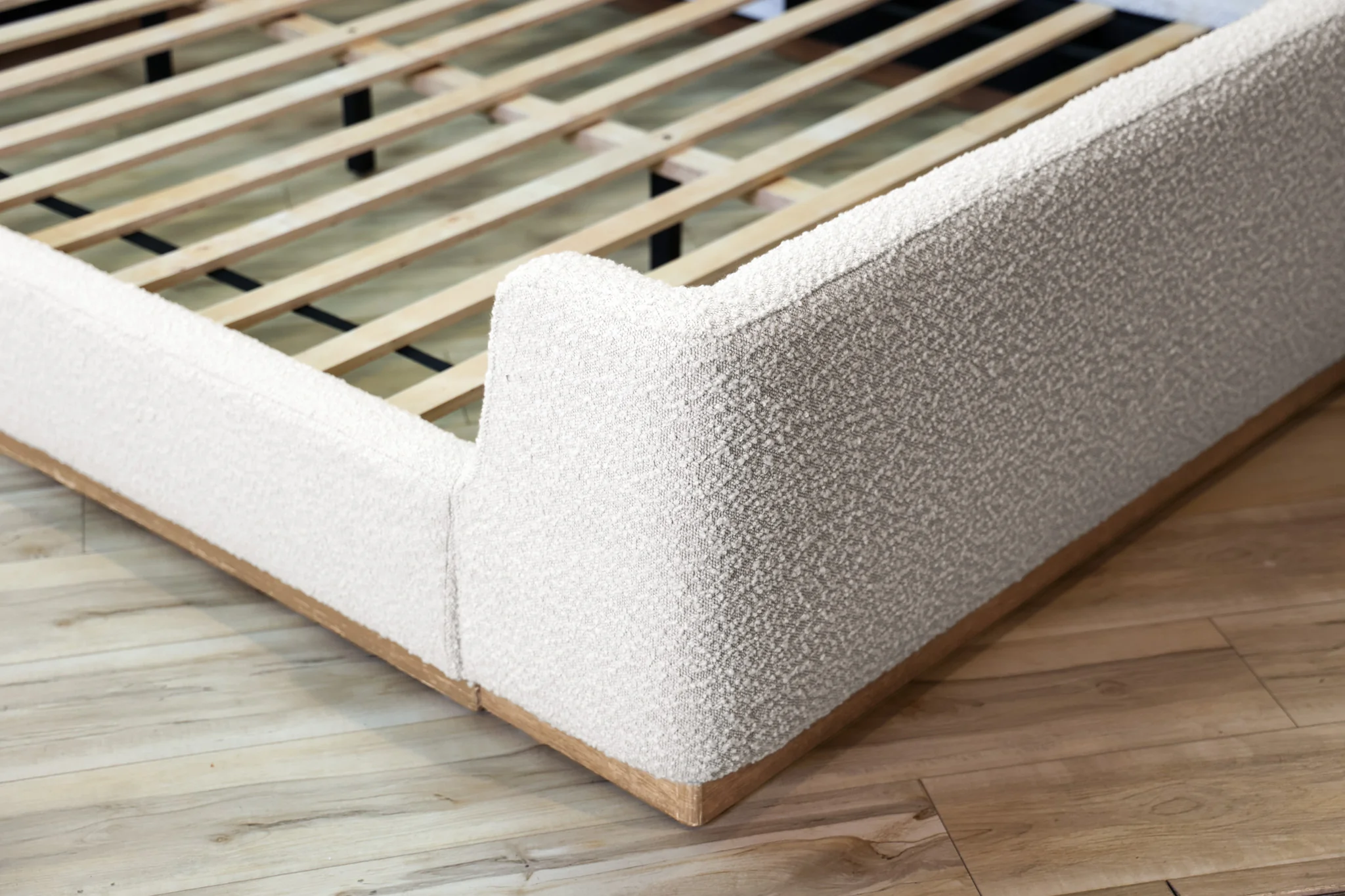 Alan Sleigh Bed - Image 11