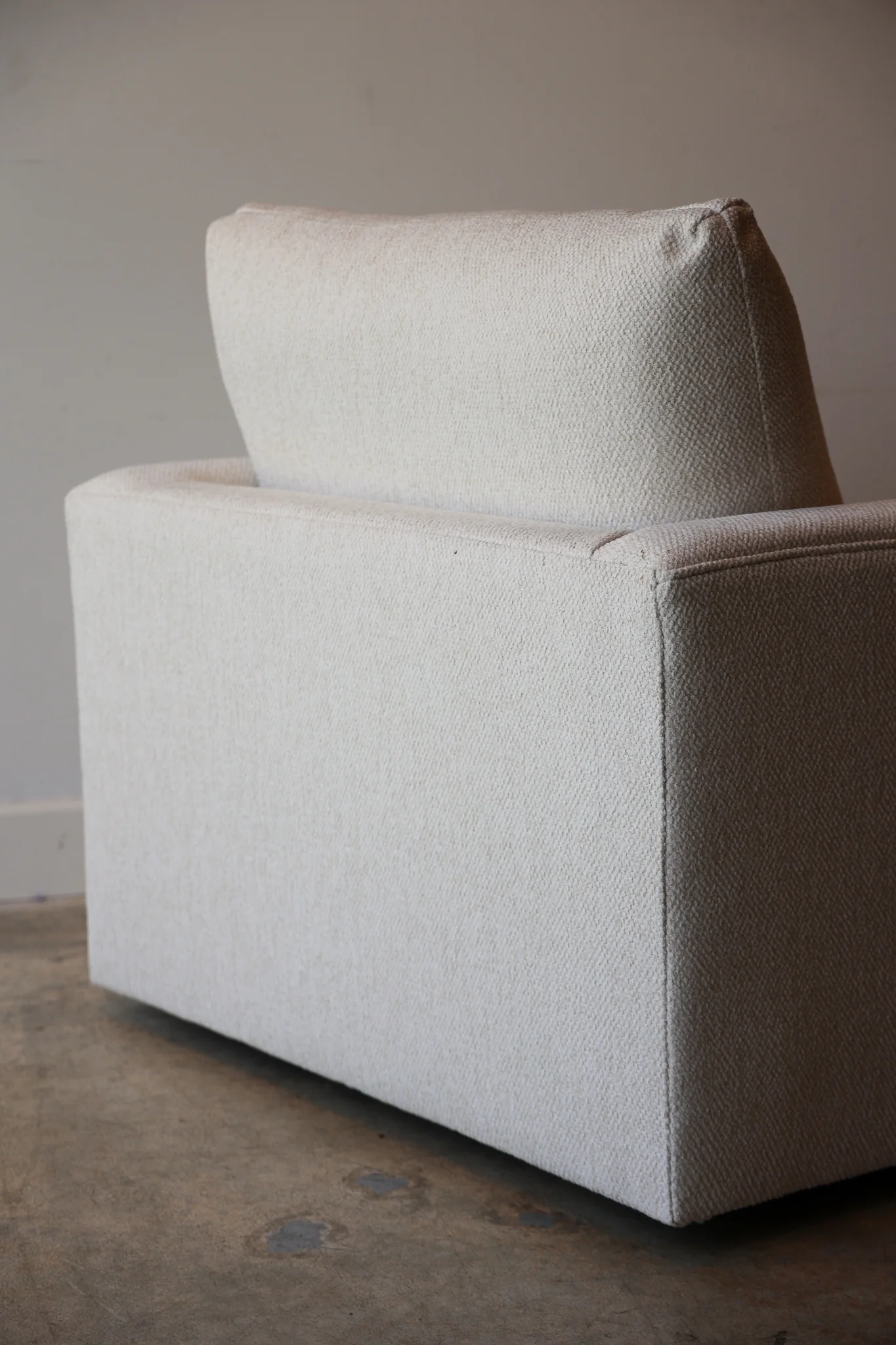 Allure Dreamy Swivel Chair - Image 5