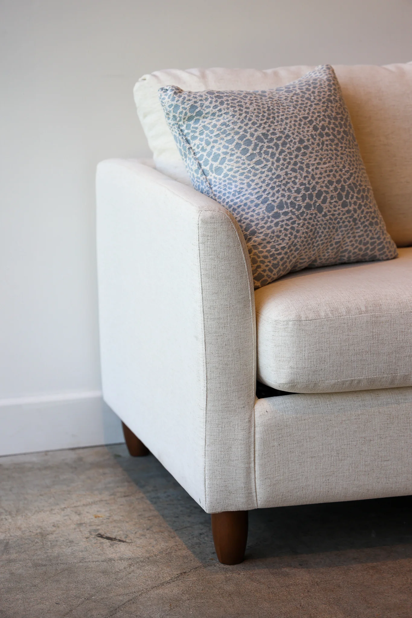 Baymont Snow Crypton Queen Sleeper Sofa - Image 10