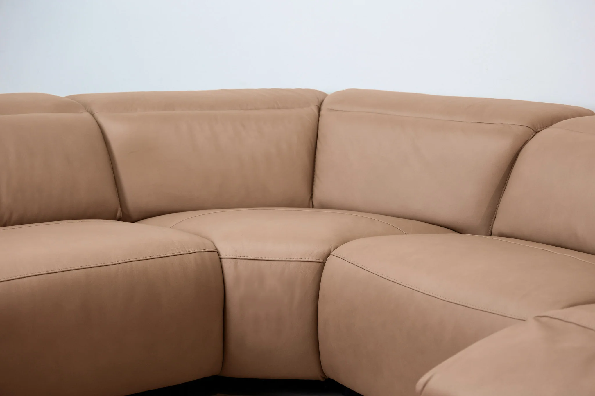 Brady Leather Power Reclining Sectional - Image 10