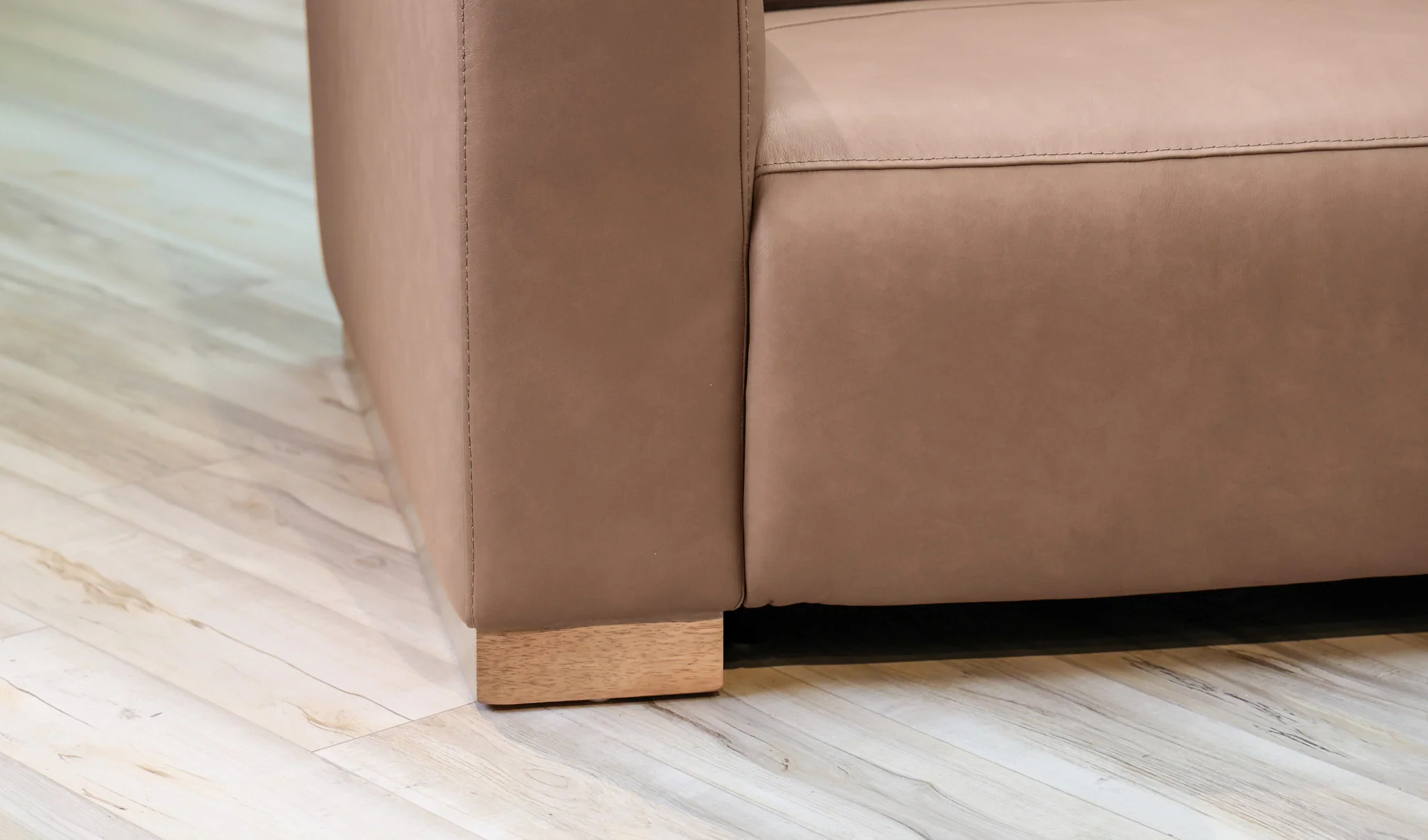 Brady Leather Power Reclining Sectional - Image 11