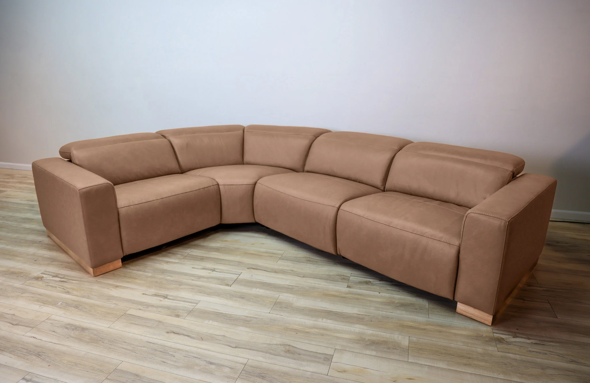 Brady Leather Power Reclining Sectional - Image 12