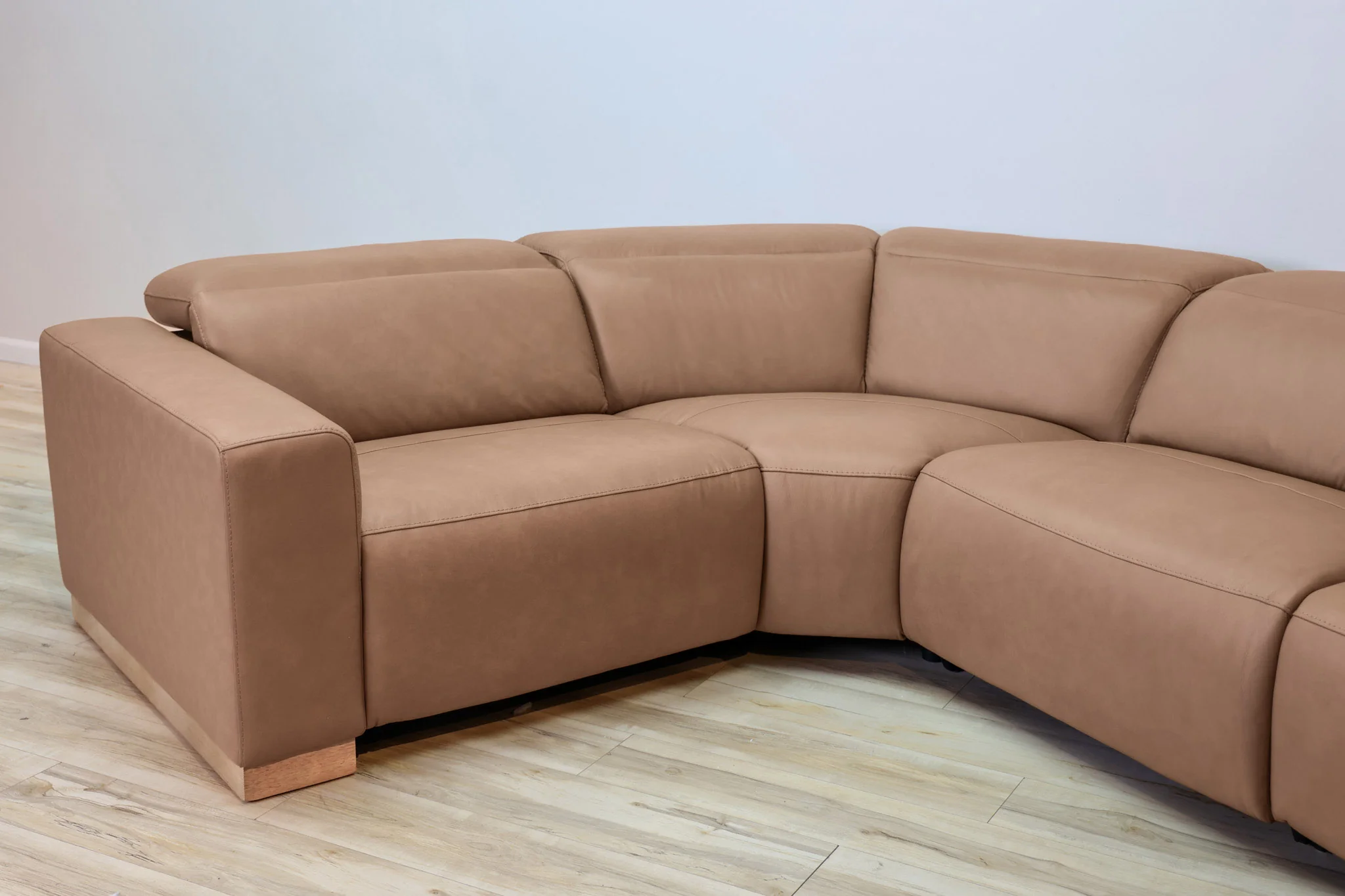 Brady Leather Power Reclining Sectional - Image 13