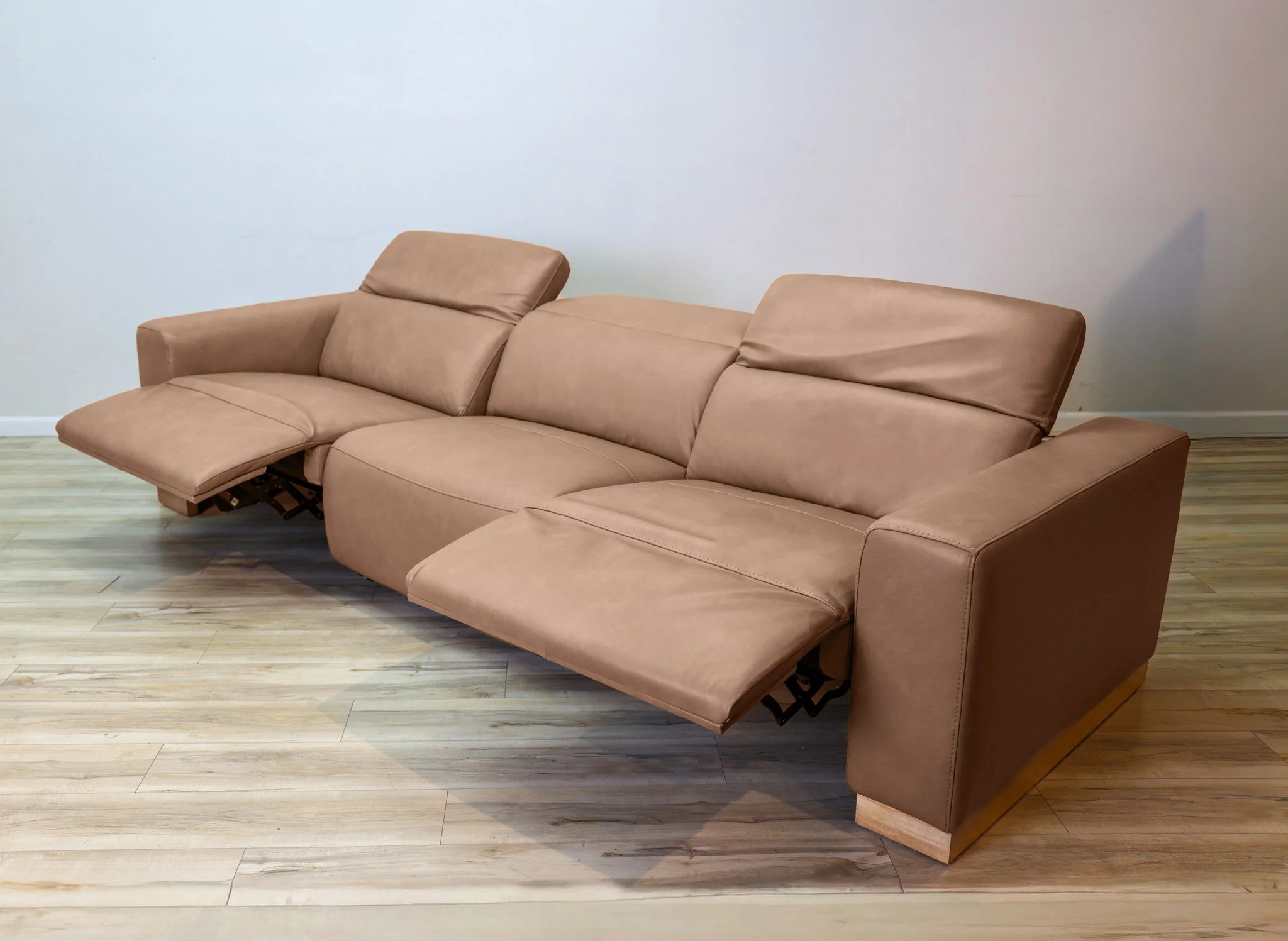 Brady Leather Power Reclining Sectional - Image 21