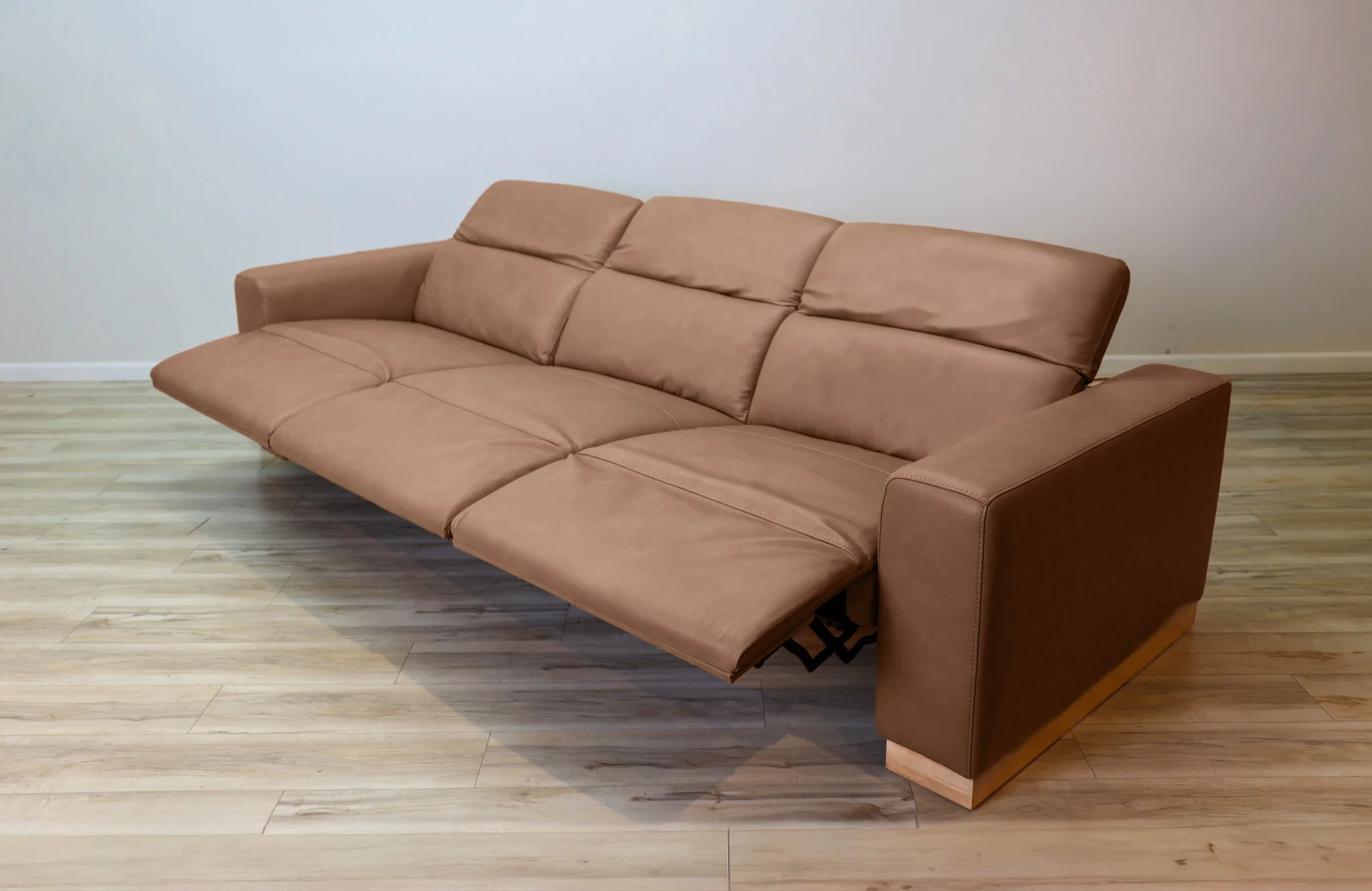 Brady Leather Power Reclining Sectional - Image 22