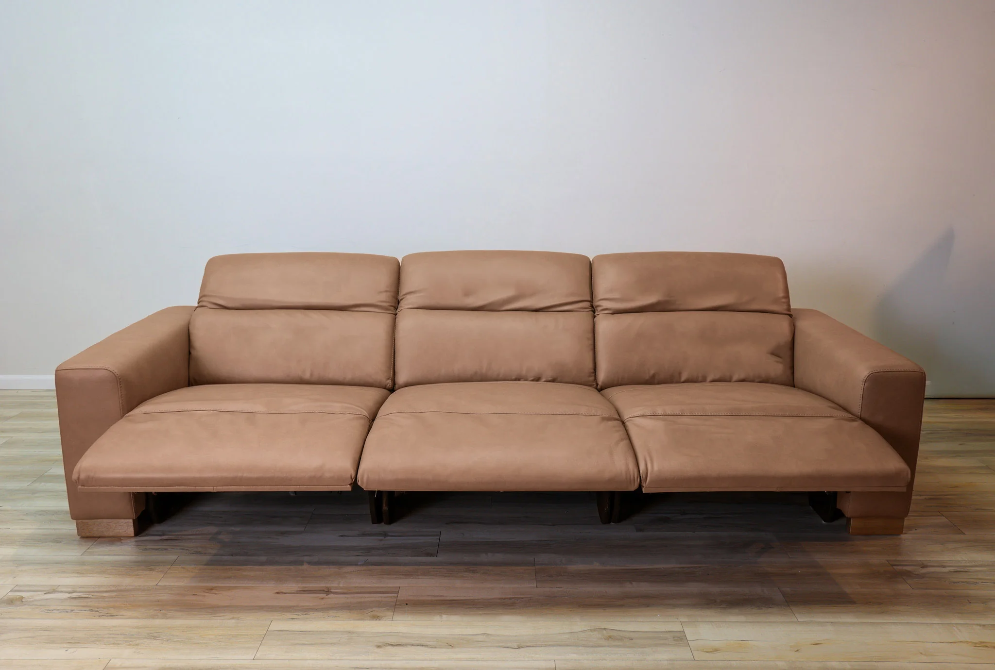 Brady Leather Power Reclining Sectional - Image 23