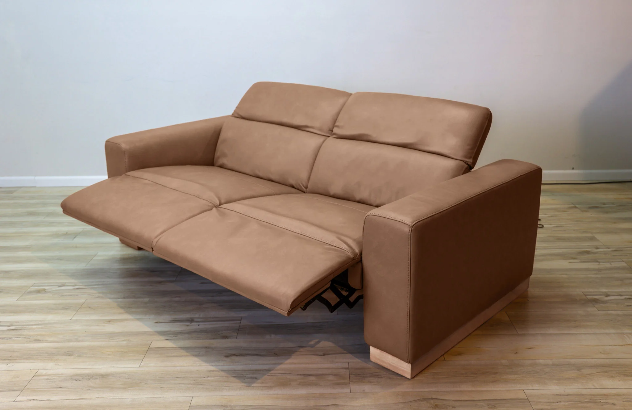 Brady Leather Power Reclining Sectional - Image 30