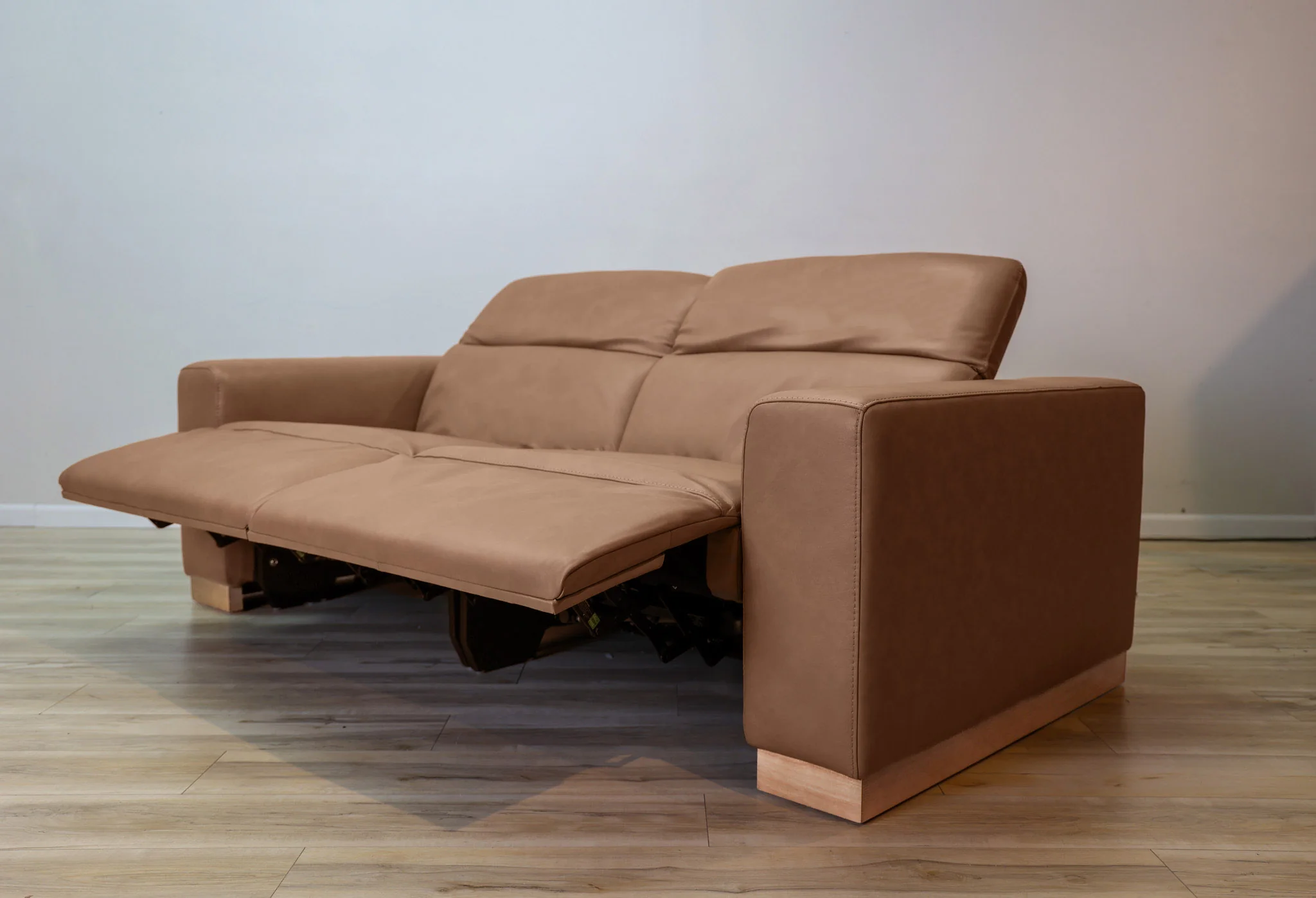 Brady Leather Power Reclining Sectional - Image 31
