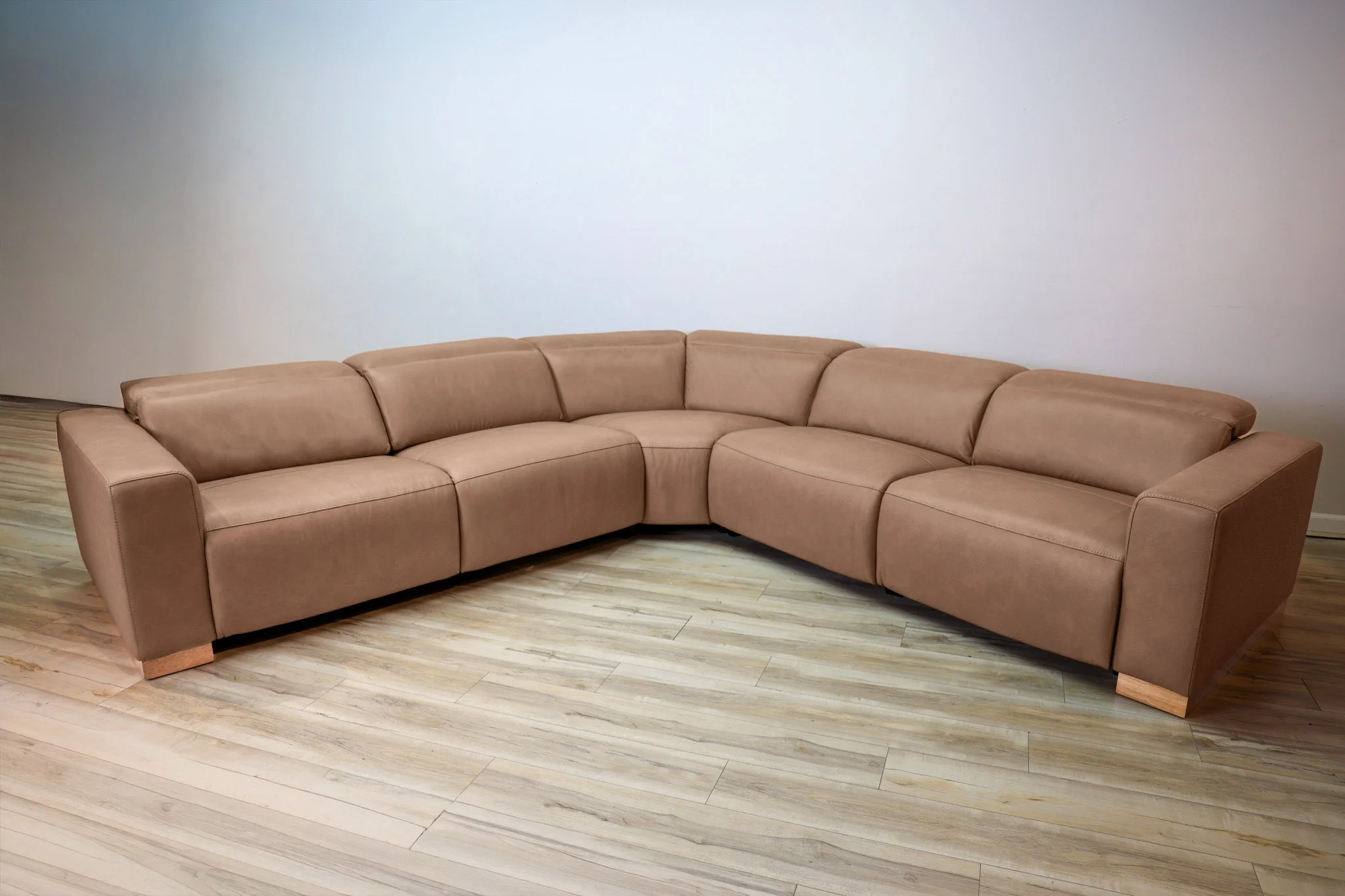 Brady Leather Power Reclining Sectional - Image 6