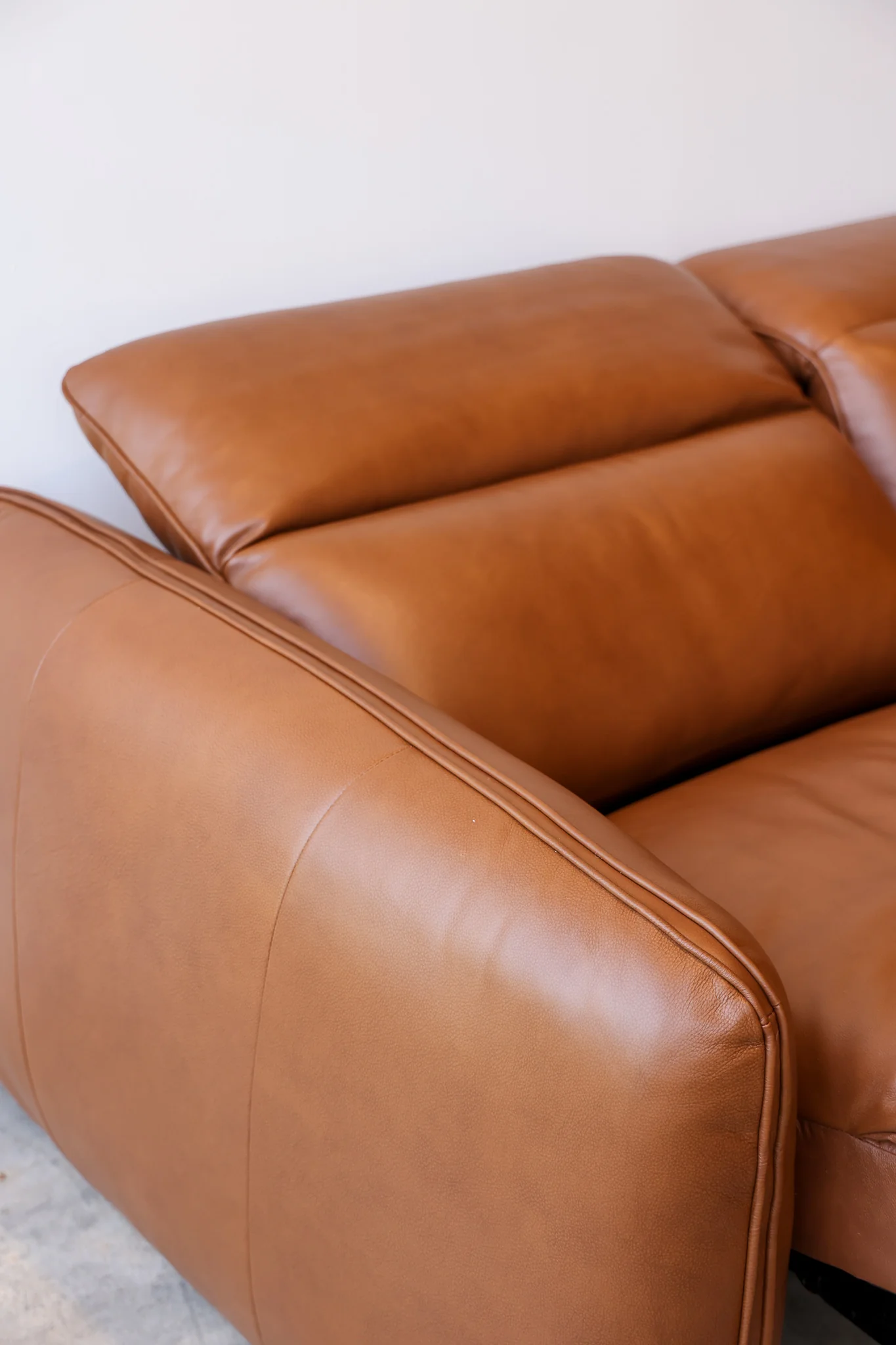 Bentley Reclining Sectional - Image 12