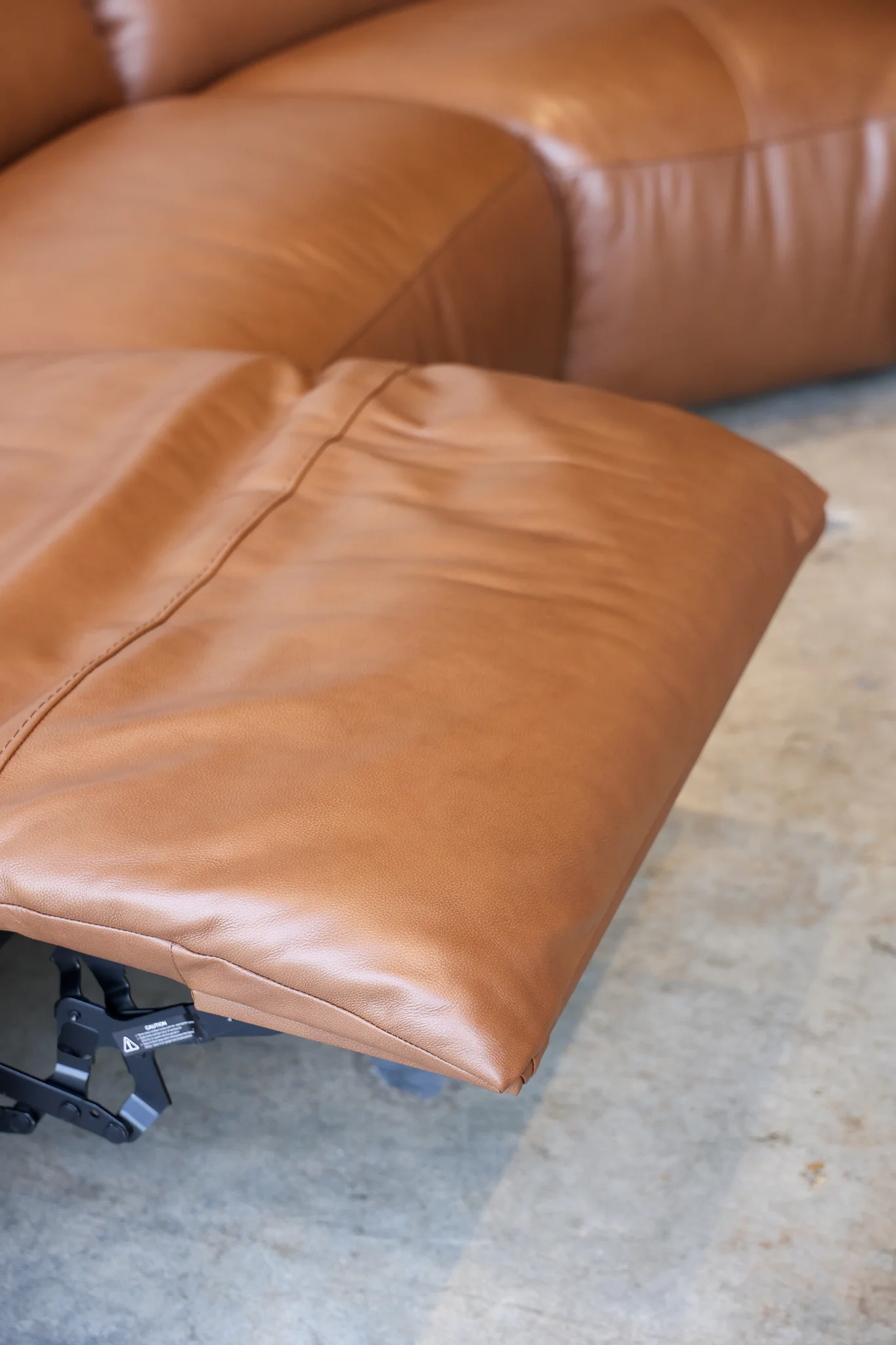 Bentley Reclining Sectional - Image 13