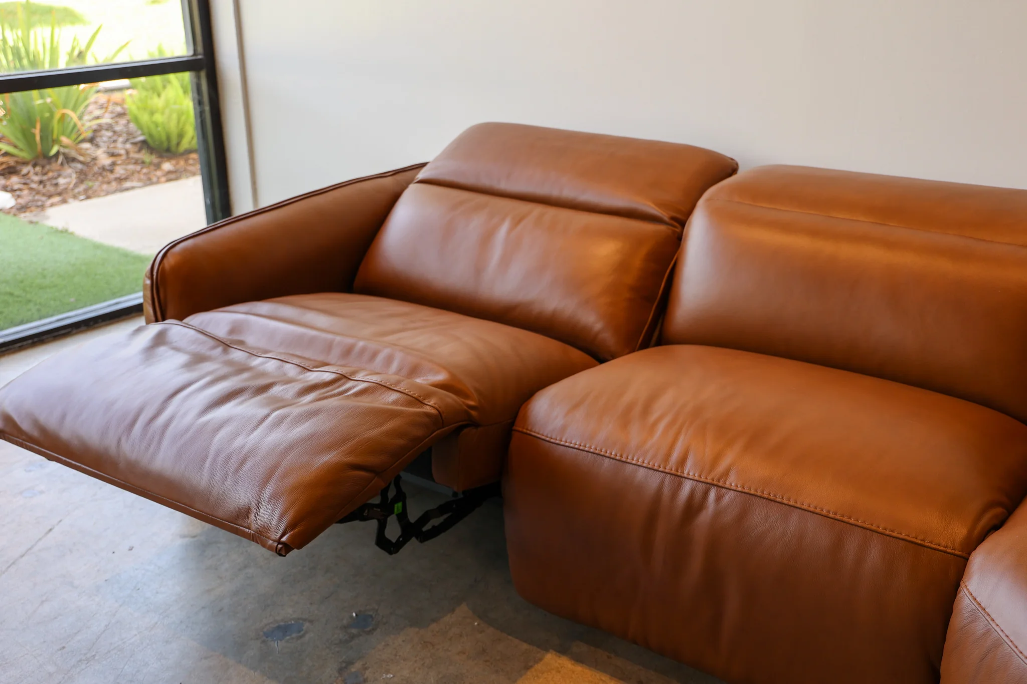 Bentley Reclining Sectional - Image 18