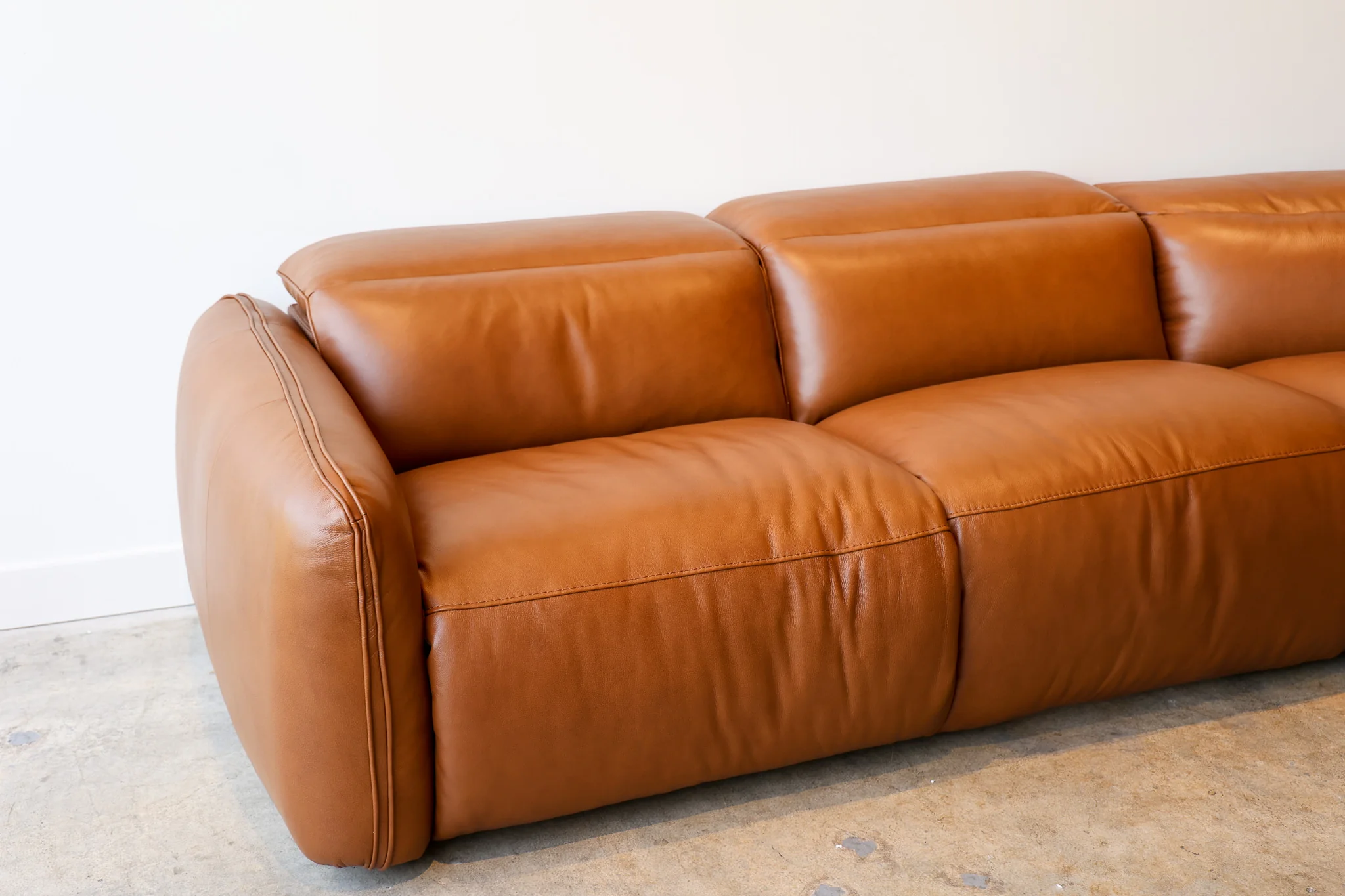 Bentley Reclining Sectional - Image 26