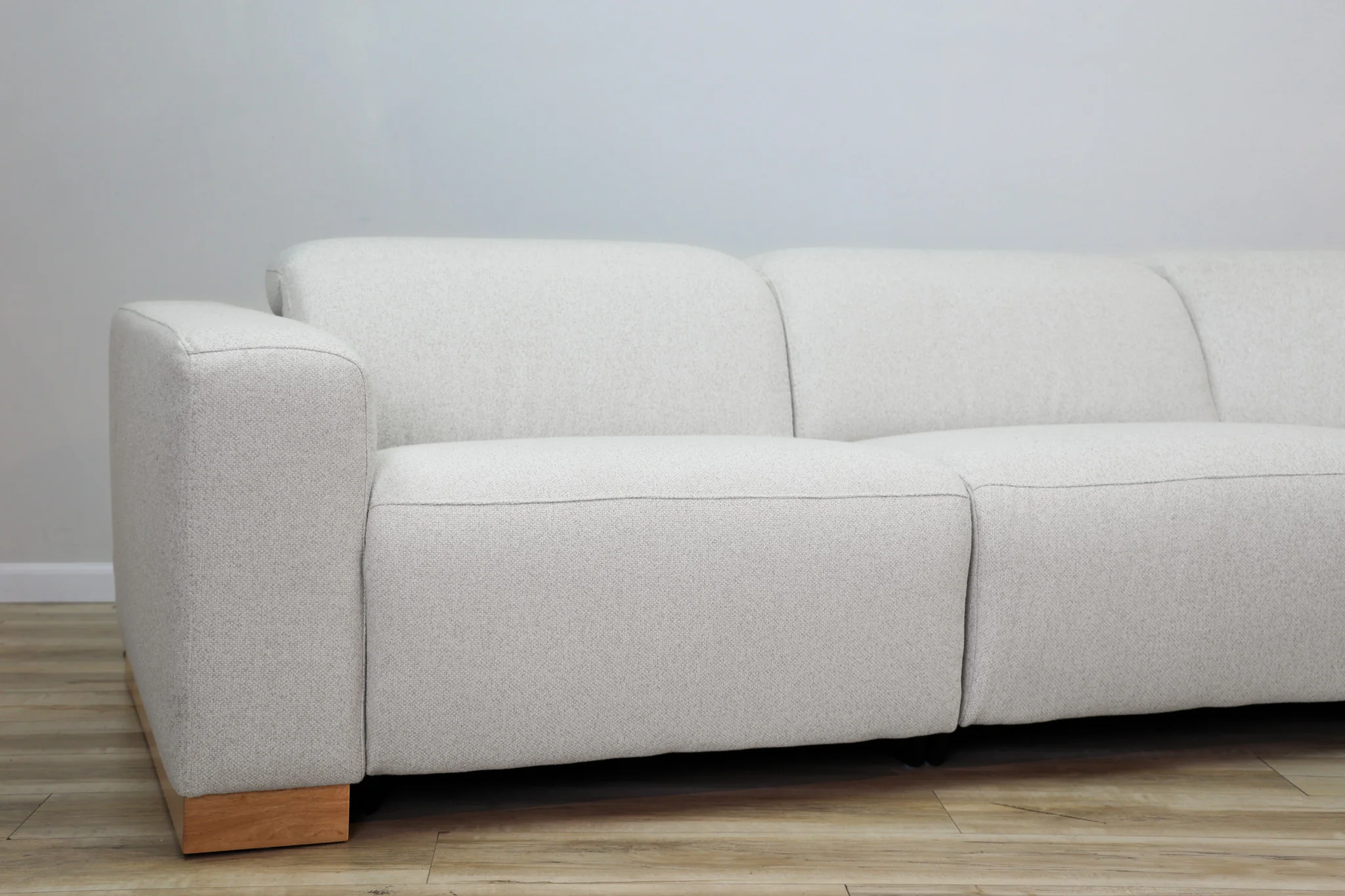 Voss Performance Fabric Power Reclining Sectional - Image 13