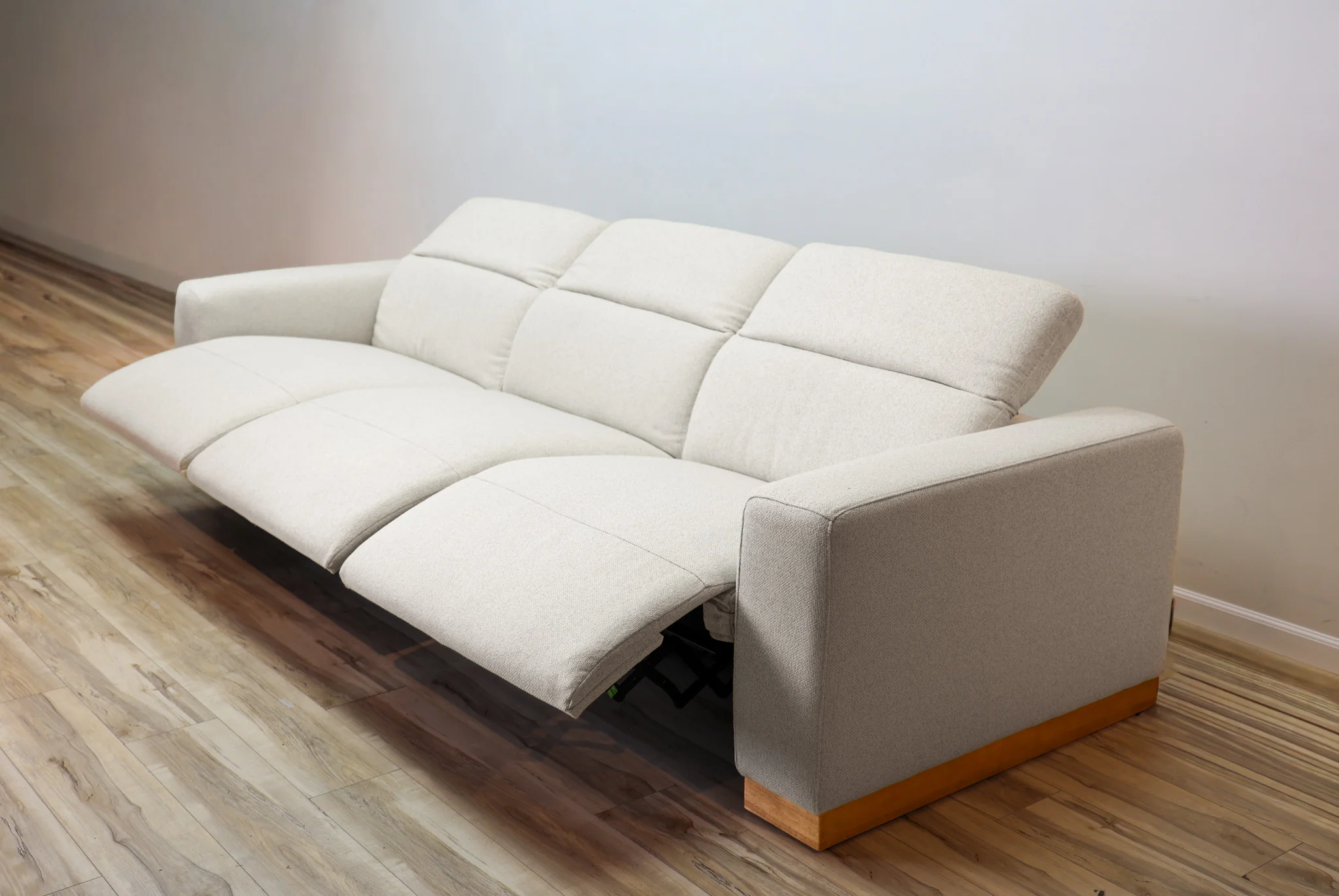 Voss Performance Fabric Power Reclining Sectional - Image 28