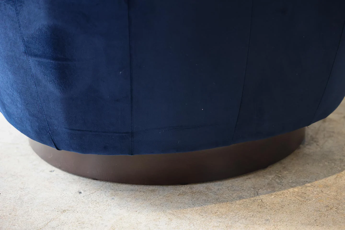 Cecelia Blue Velvet Swivel Chair - Image 5