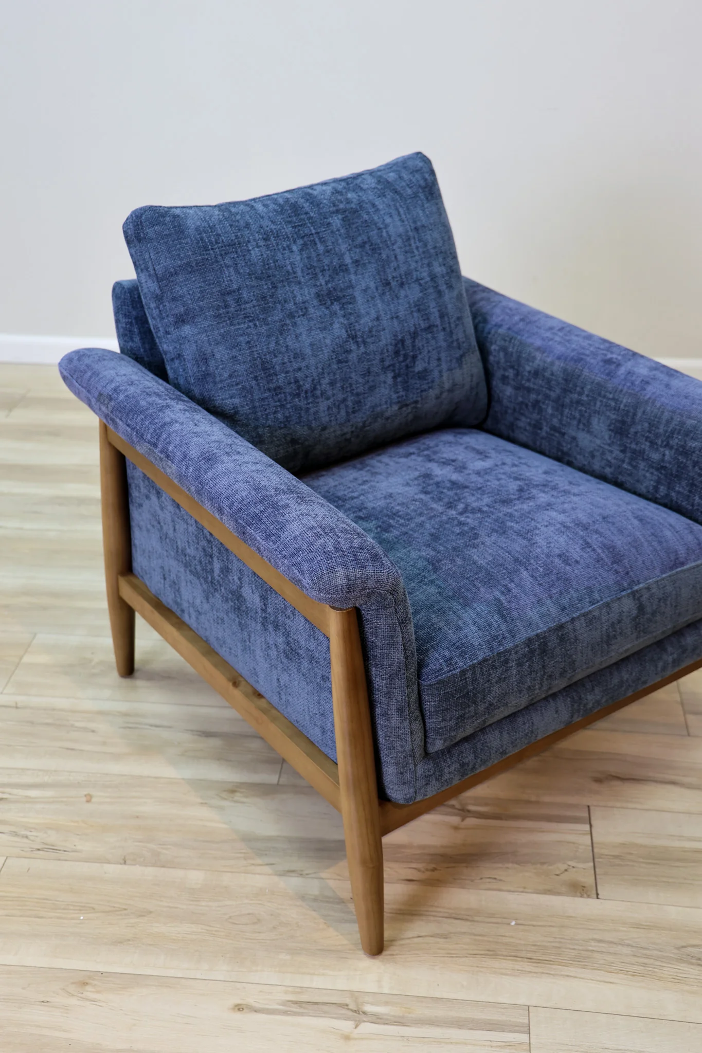 Dungy Accent Chair - Image 3