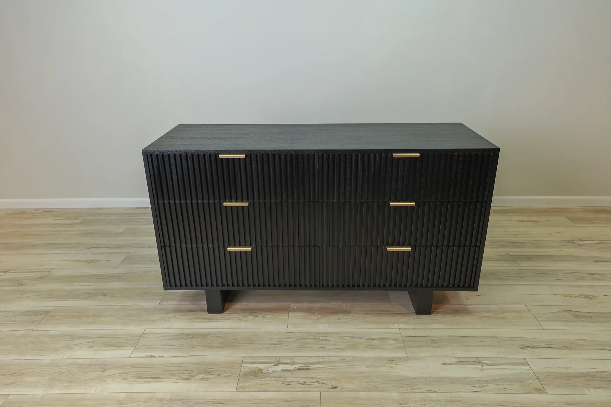 Dunn Dresser - Image 4