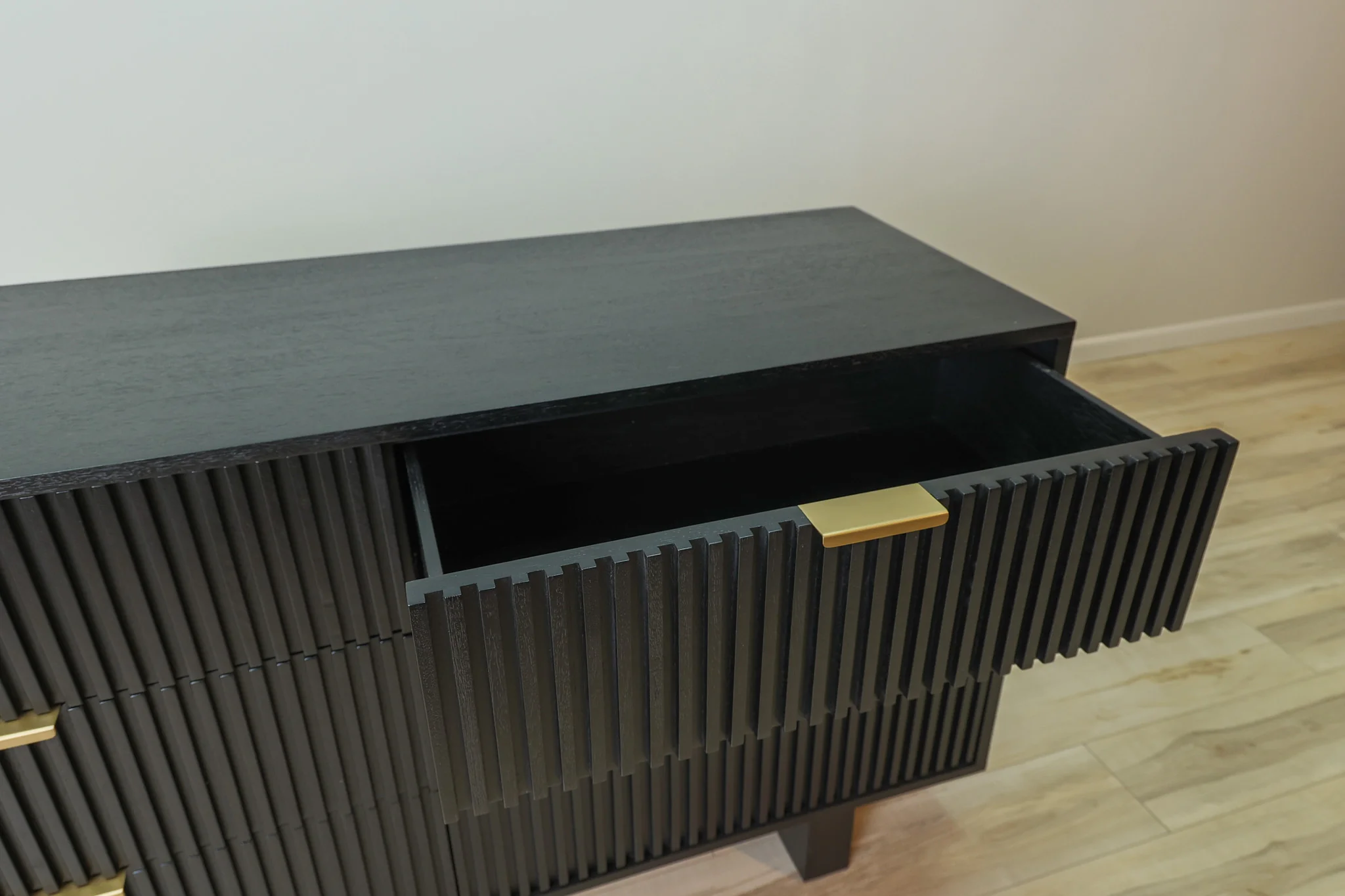 Dunn Dresser - Image 6