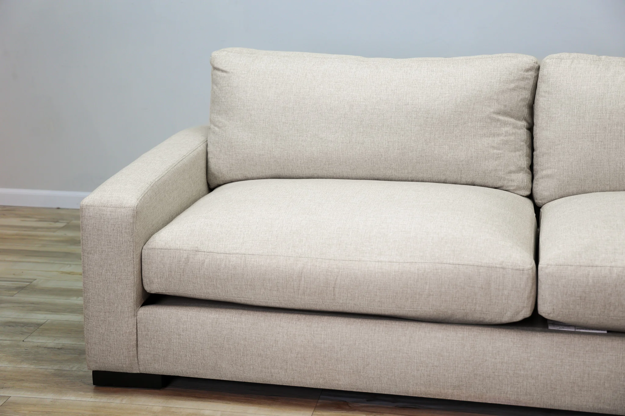 Everest Sofa - Image 4