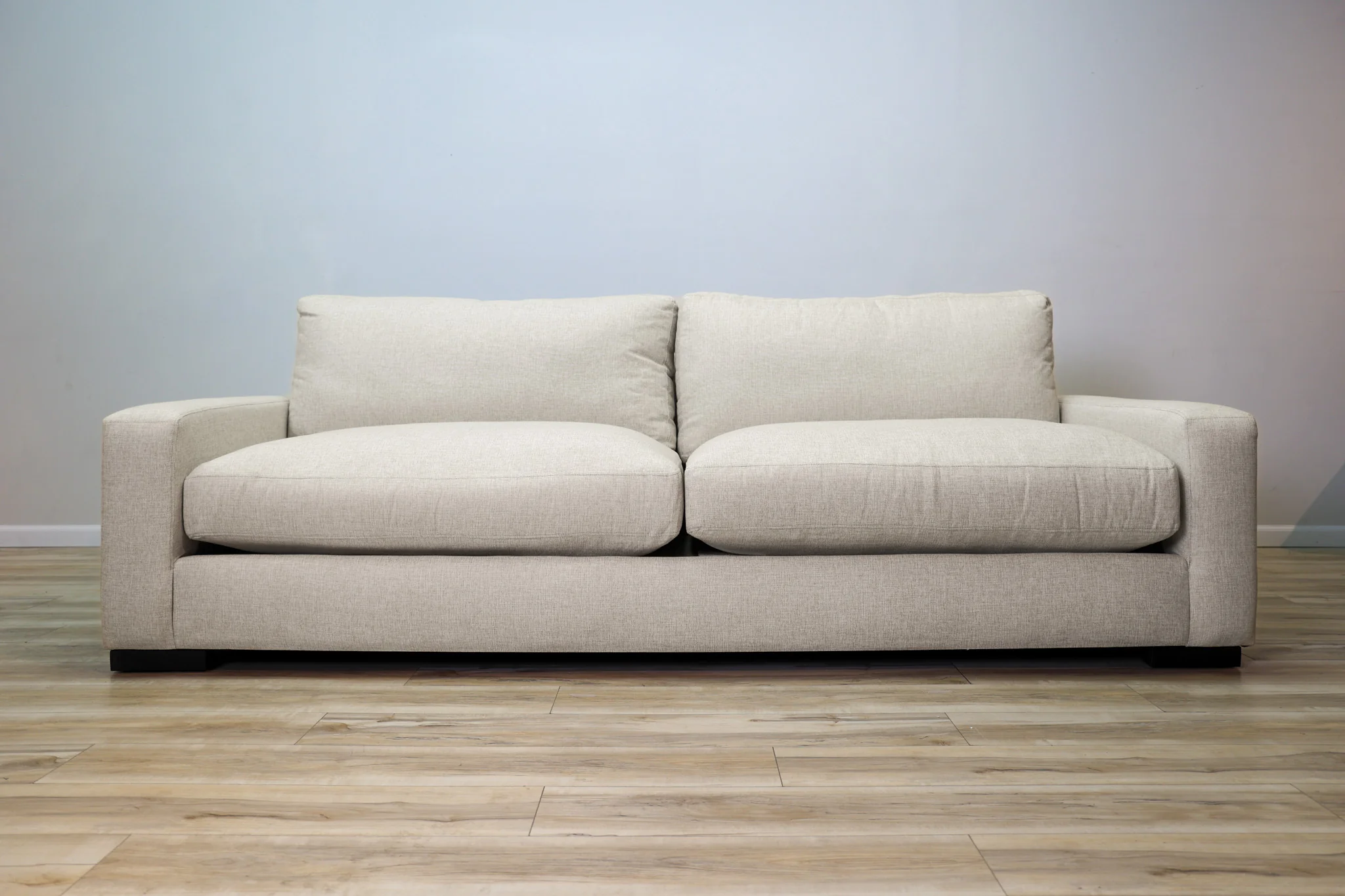 Everest Sofa - Image 5