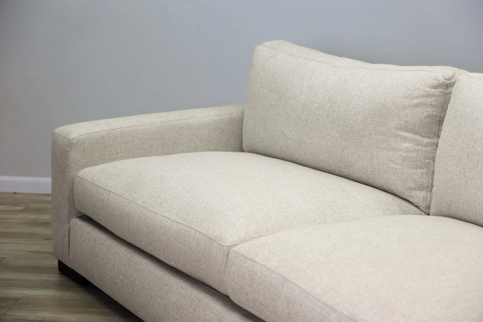 Everest Sofa - Image 8