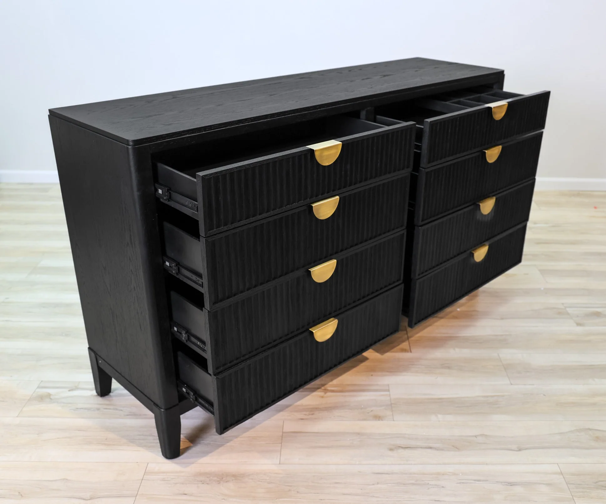 Faiza Dresser - Image 5