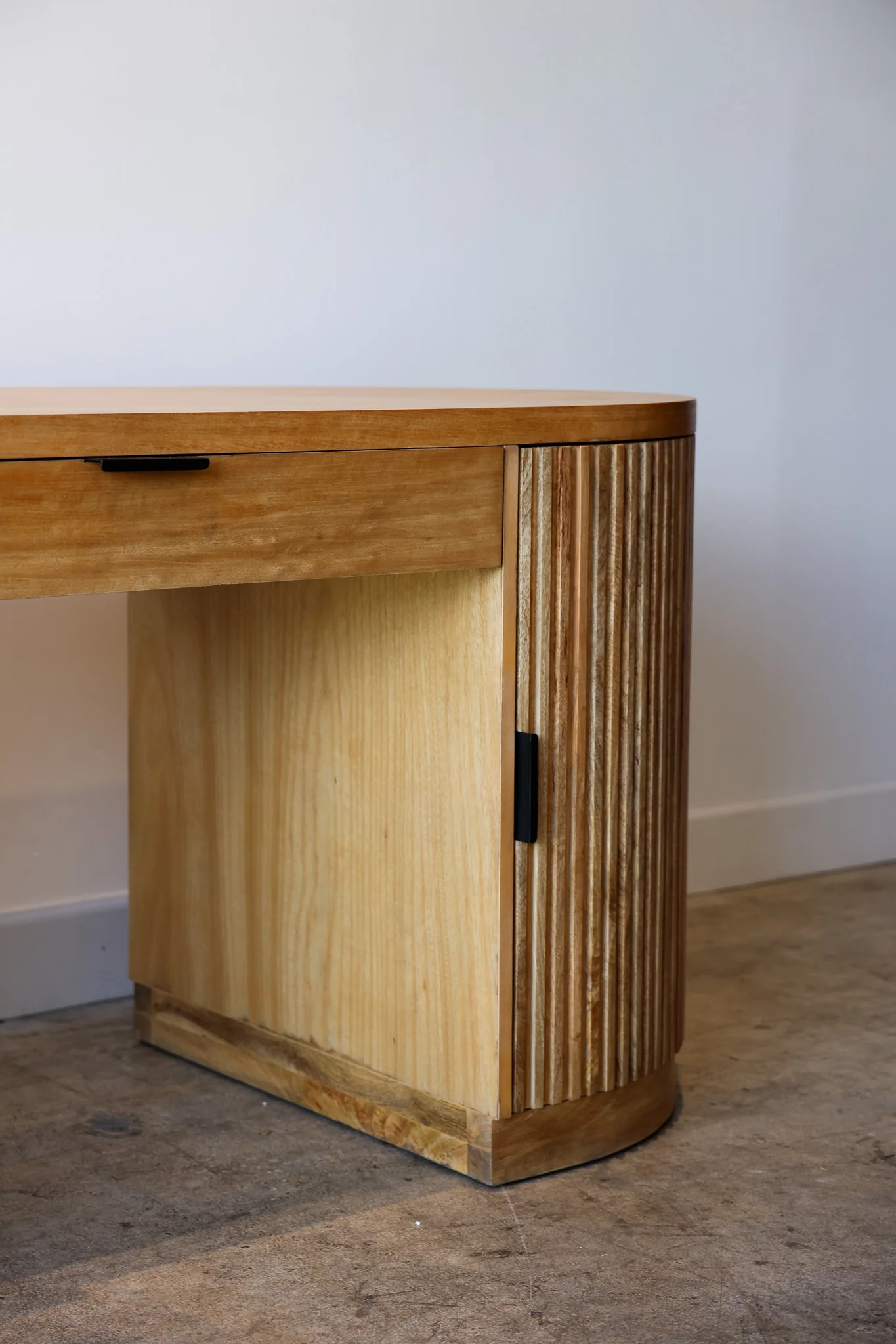 Flow Natural Desk - Image 16