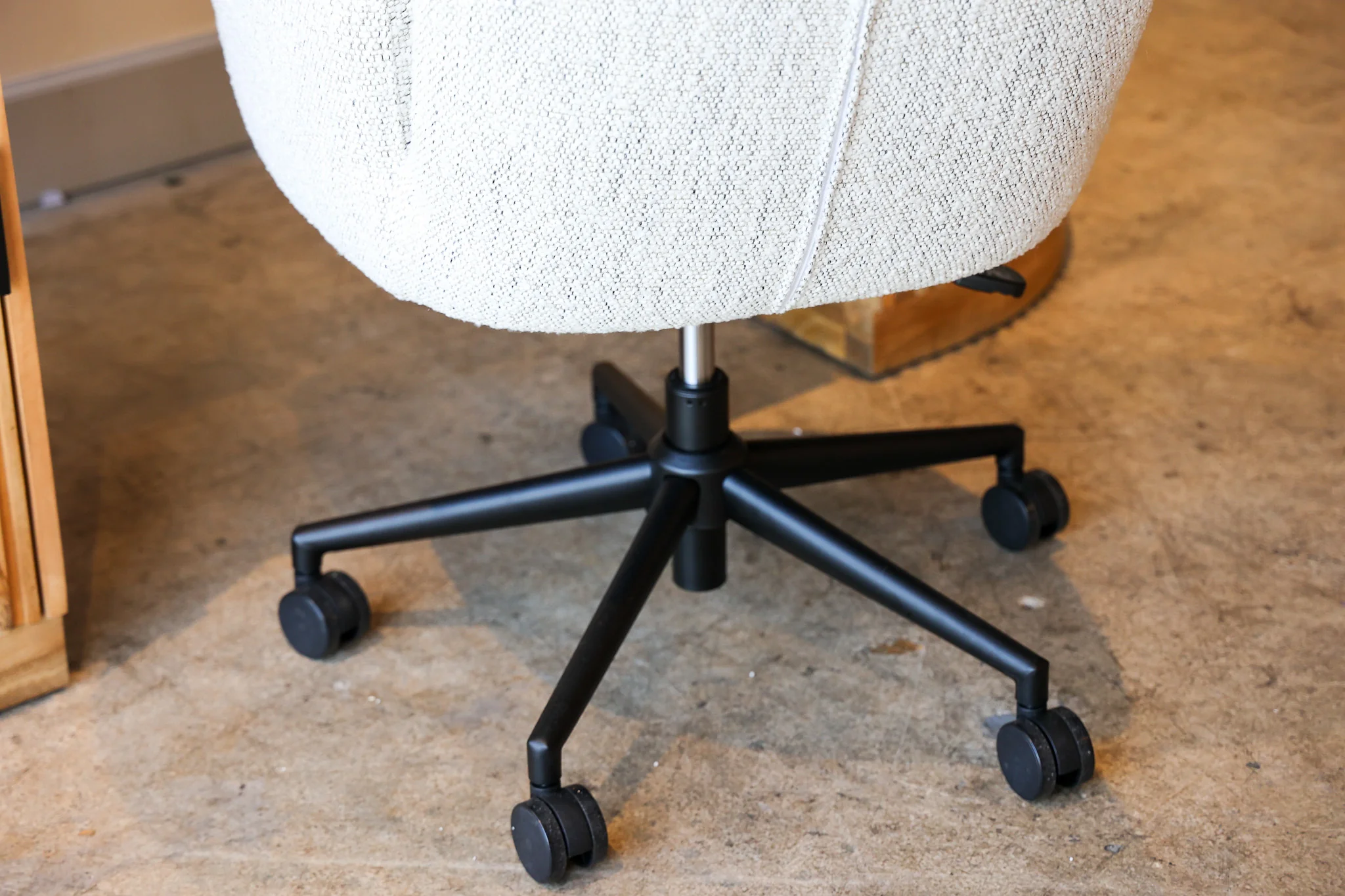 Flow Natural Desk - Image 37