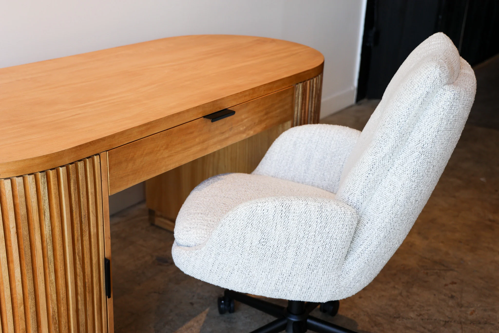 Flow Natural Desk - Image 43