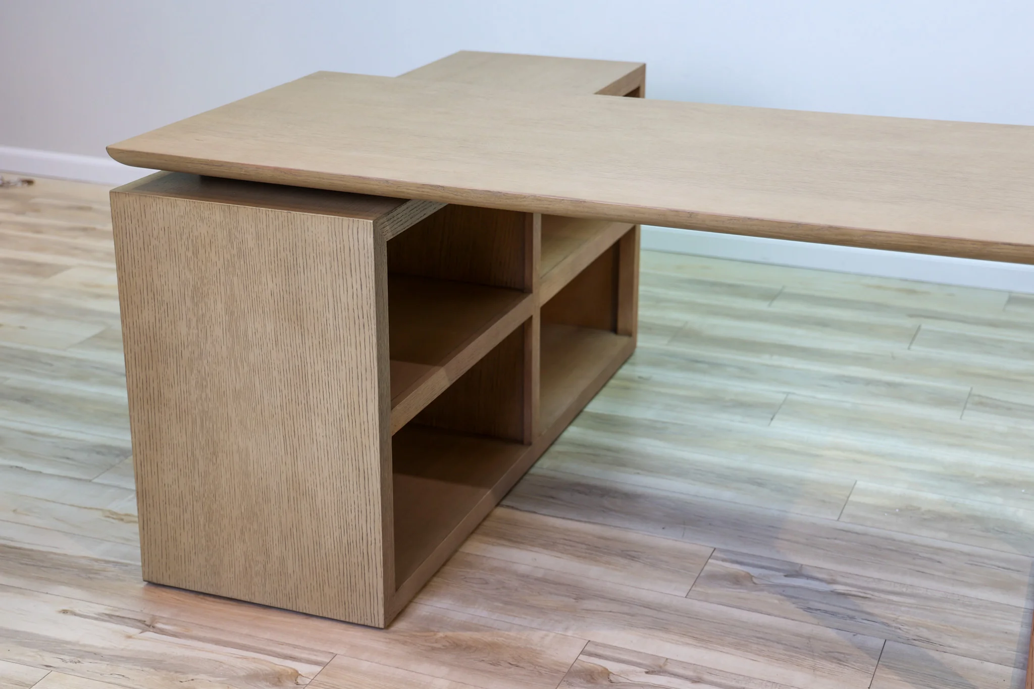 Hybrid Reversible/Convertible Desk - Image 9