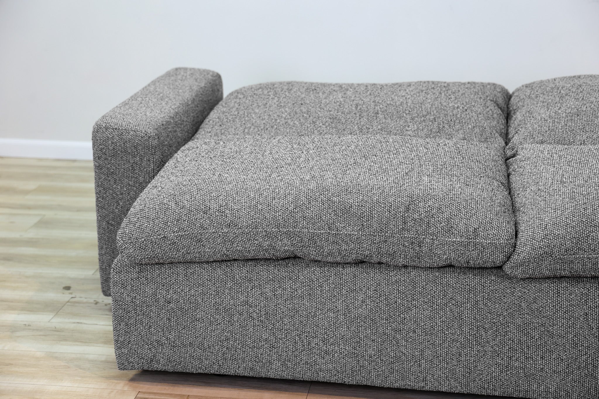 Julian Sleeper Sofa - Image 8
