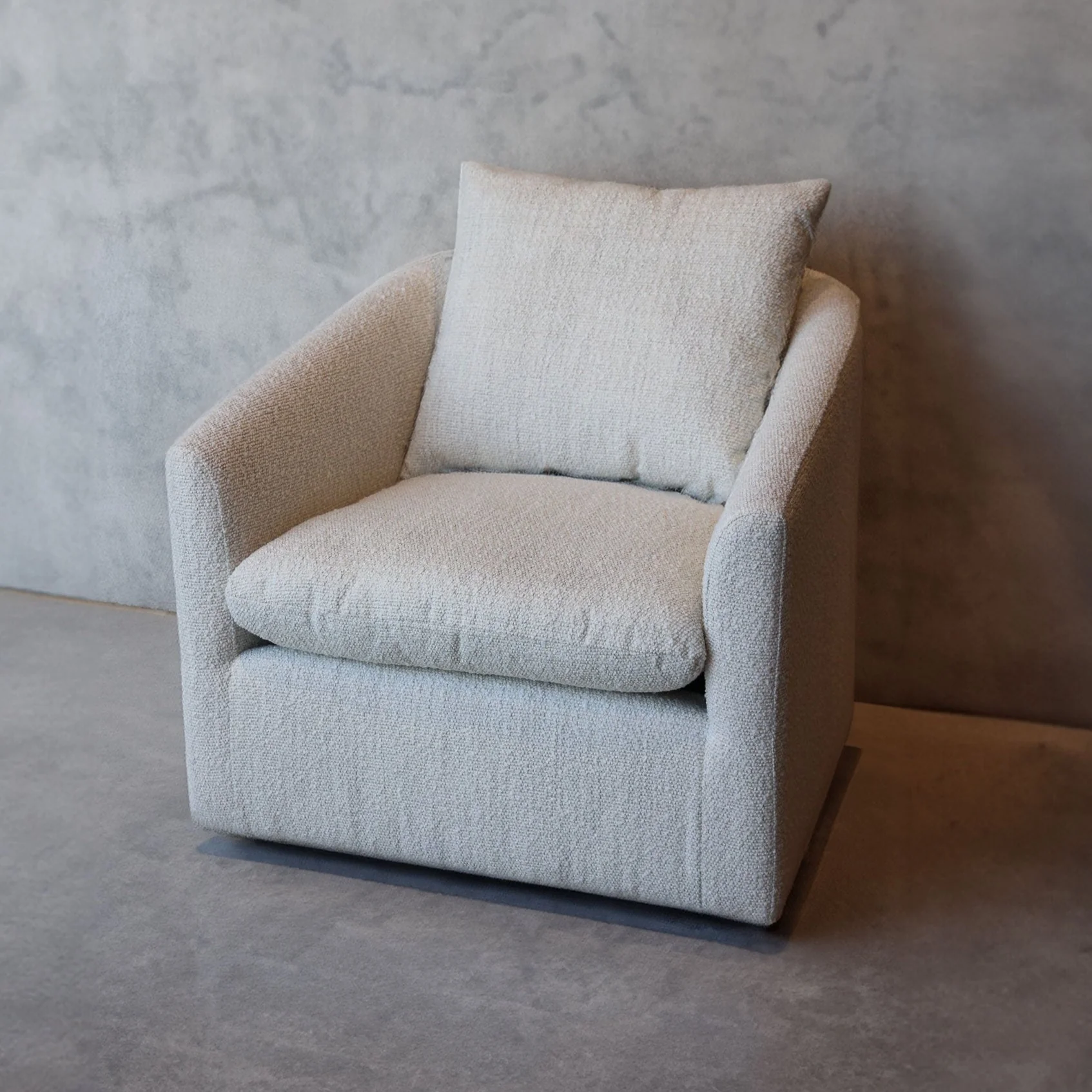 Lola Swivel Chair - Image 4