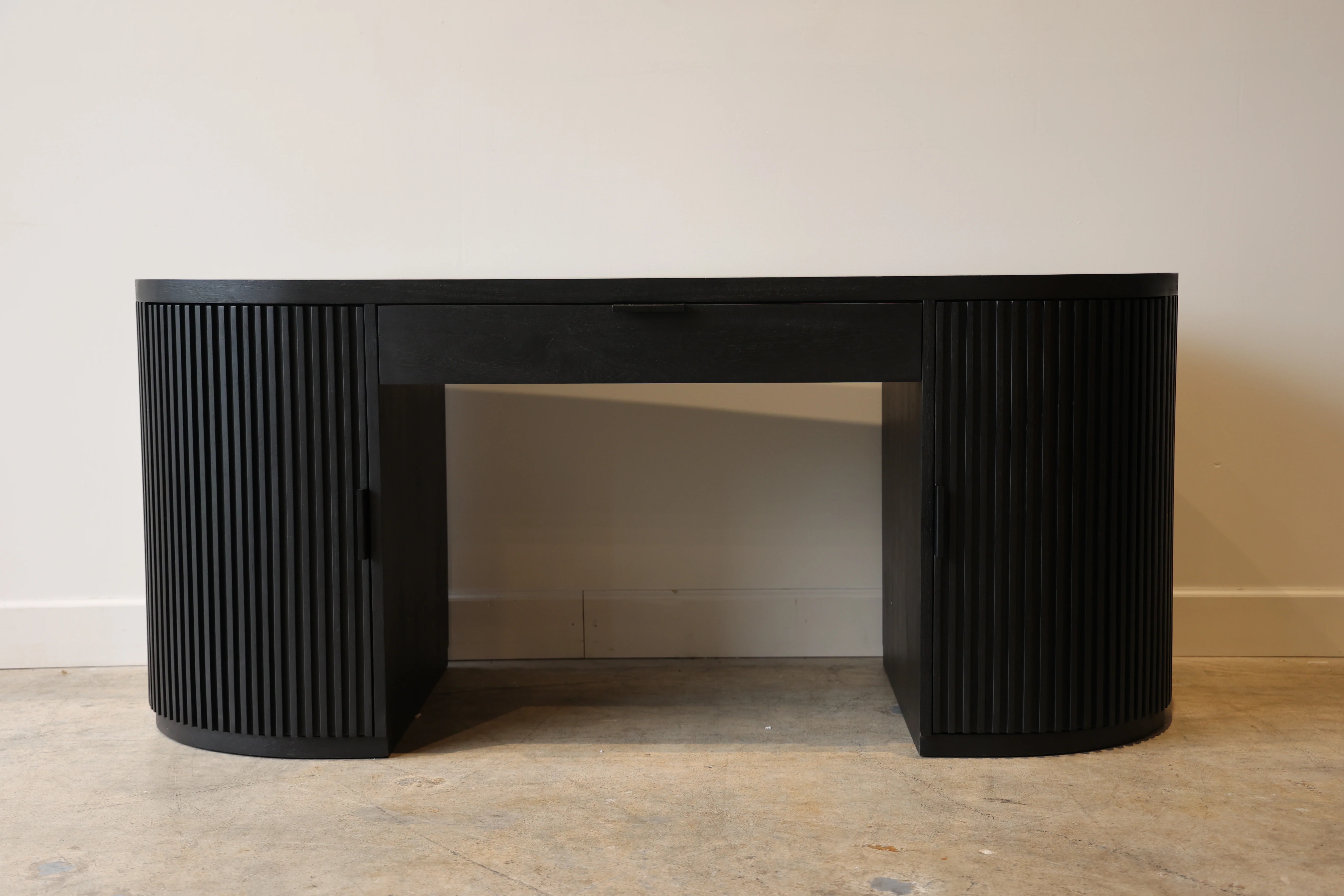 Flow Black Desk - Image 10