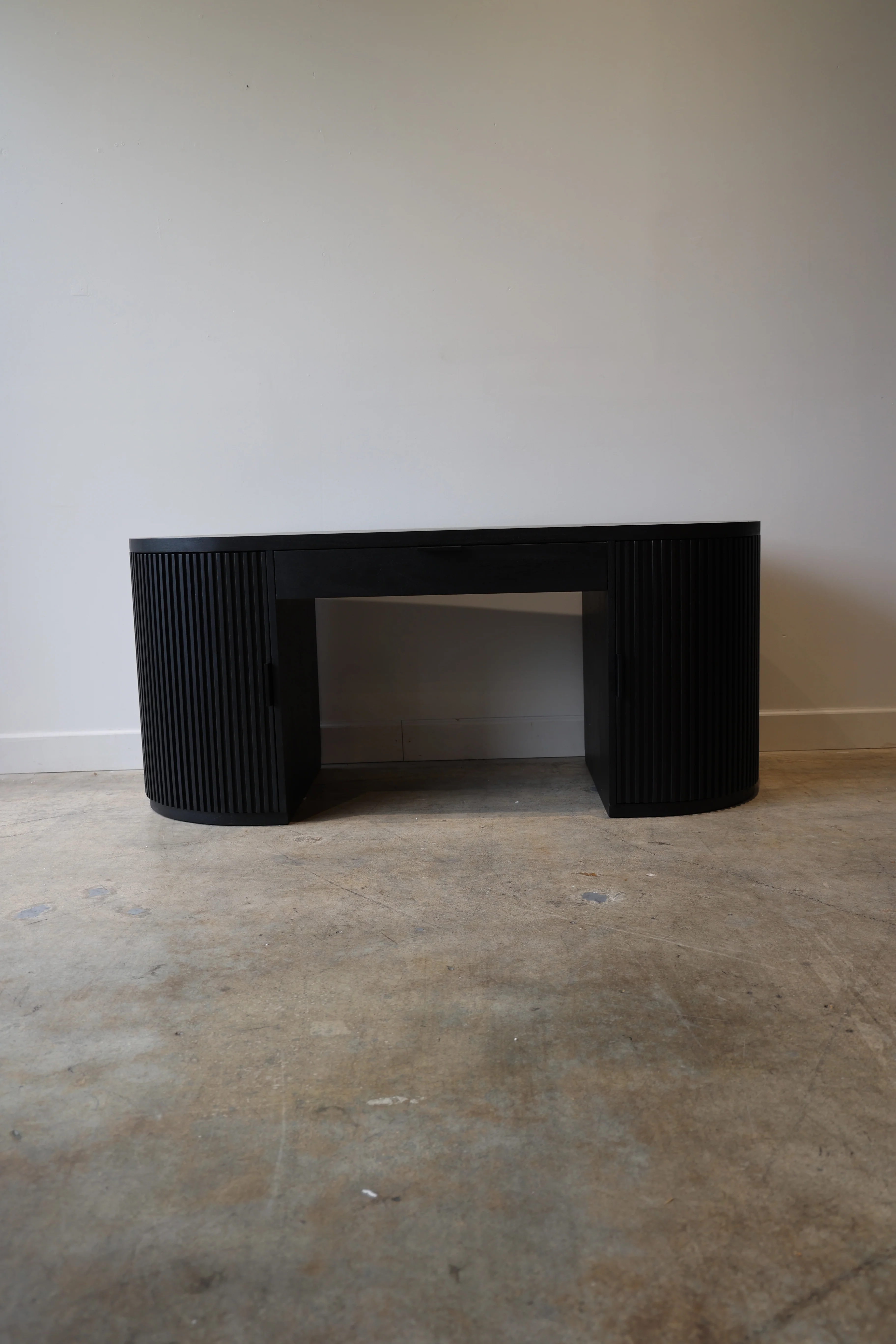 Flow Black Desk - Image 11