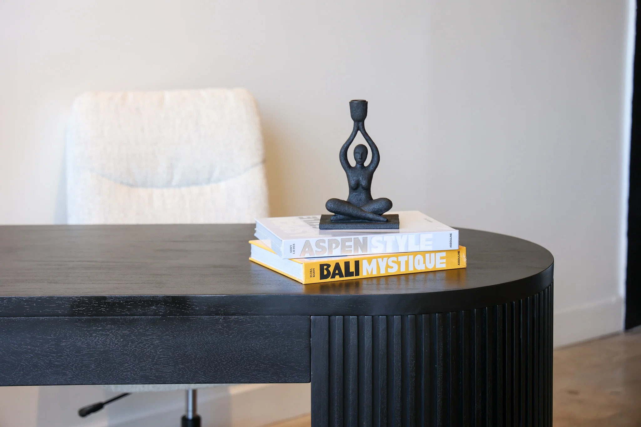 Flow Black Desk - Image 14