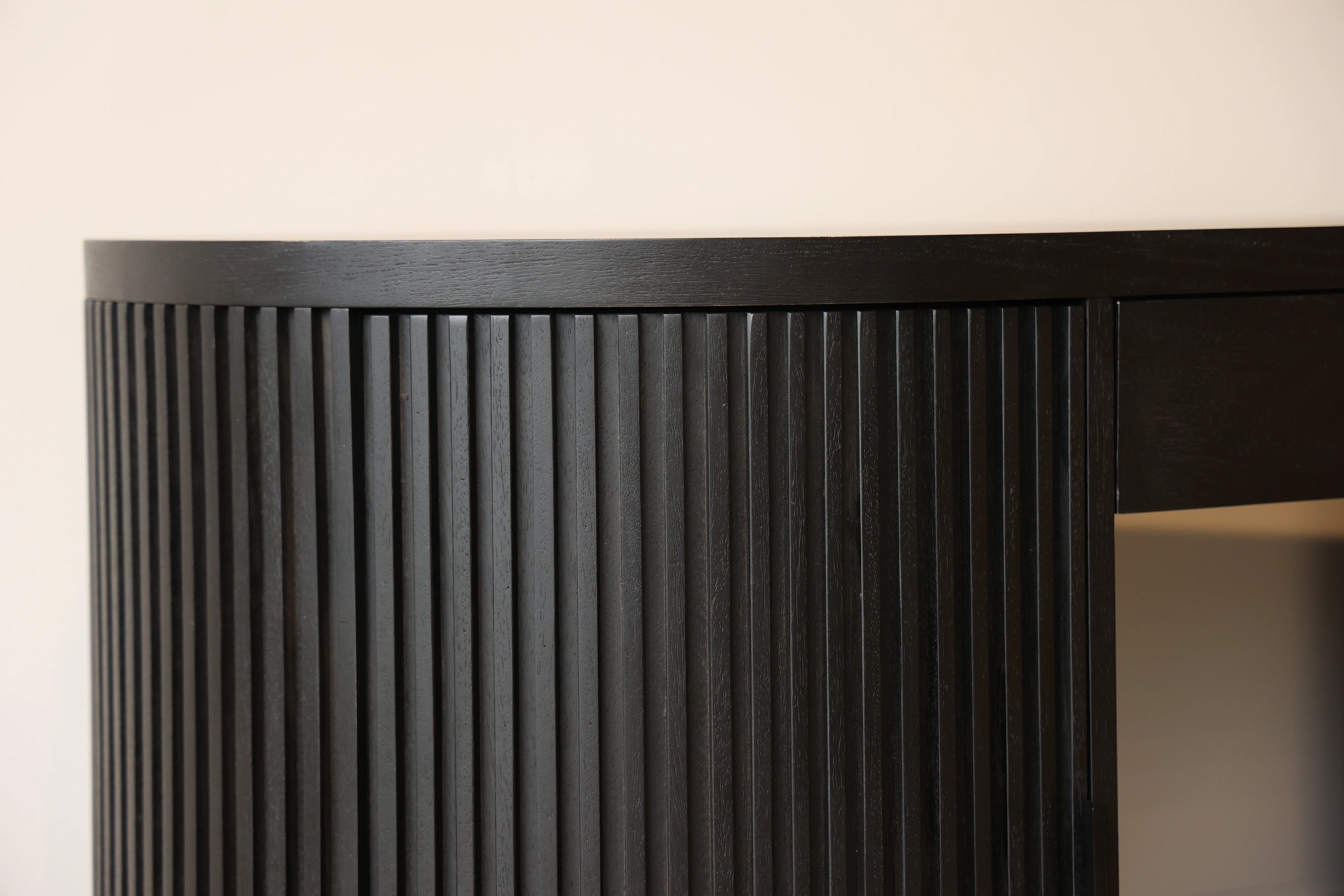 Flow Black Desk - Image 17