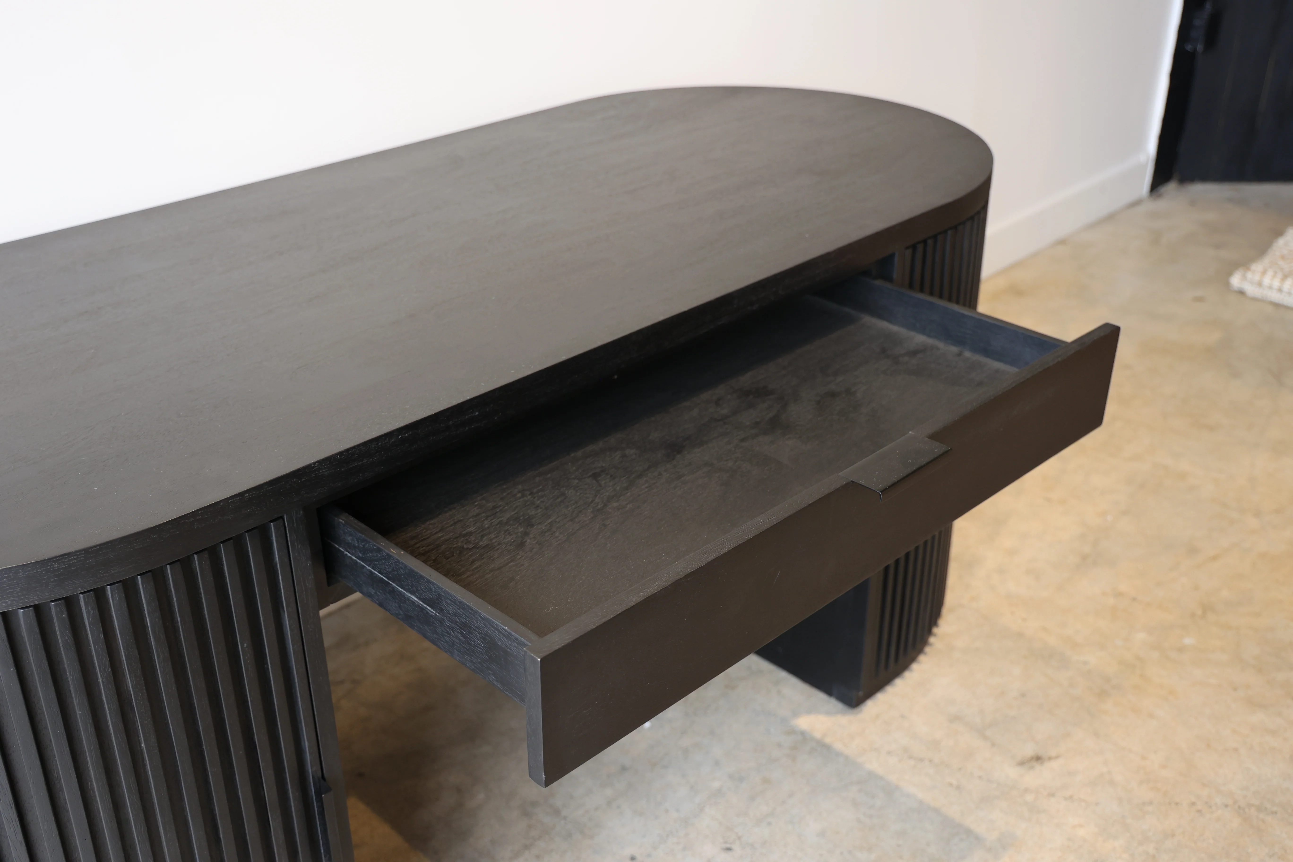 Flow Black Desk - Image 20