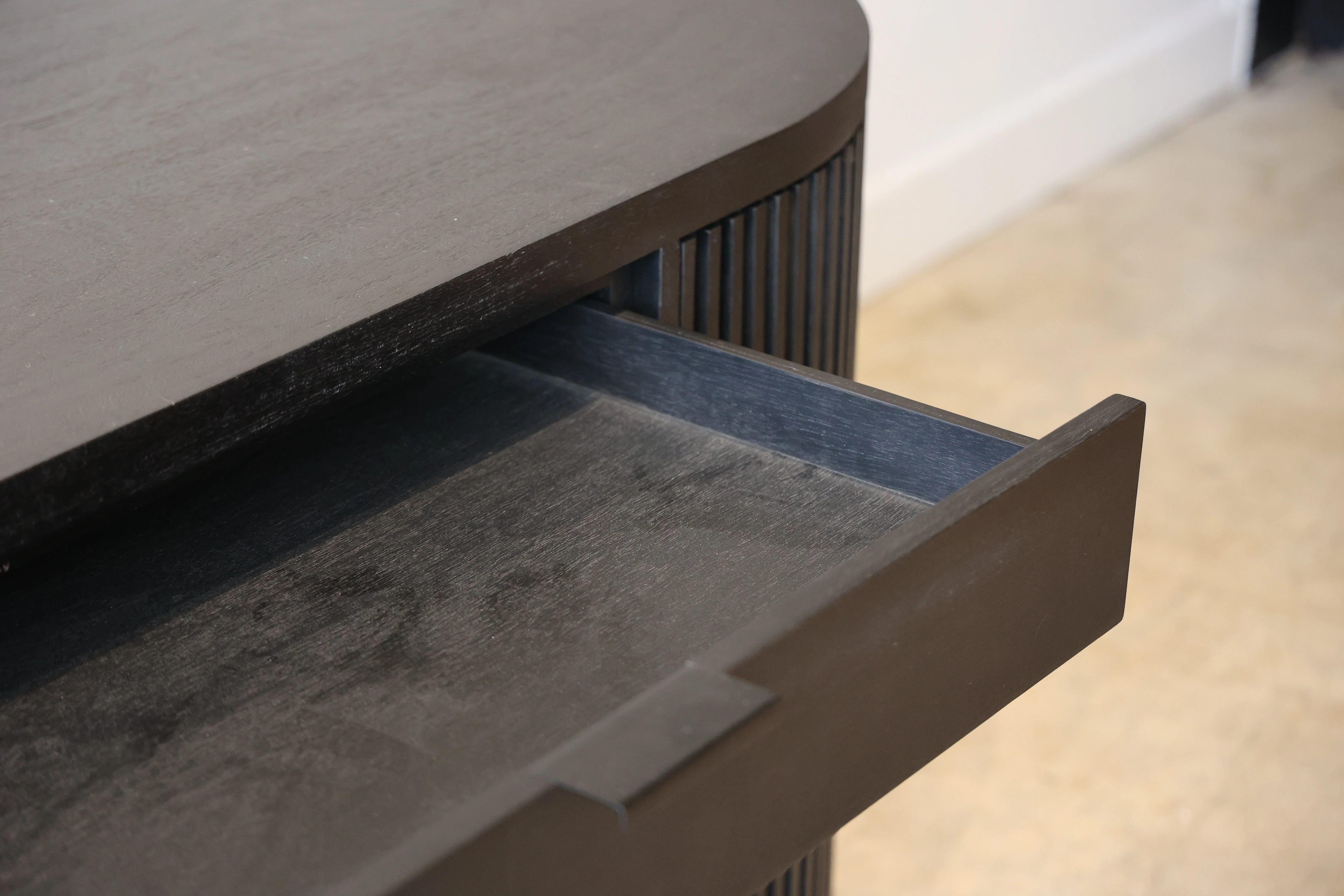 Flow Black Desk - Image 21