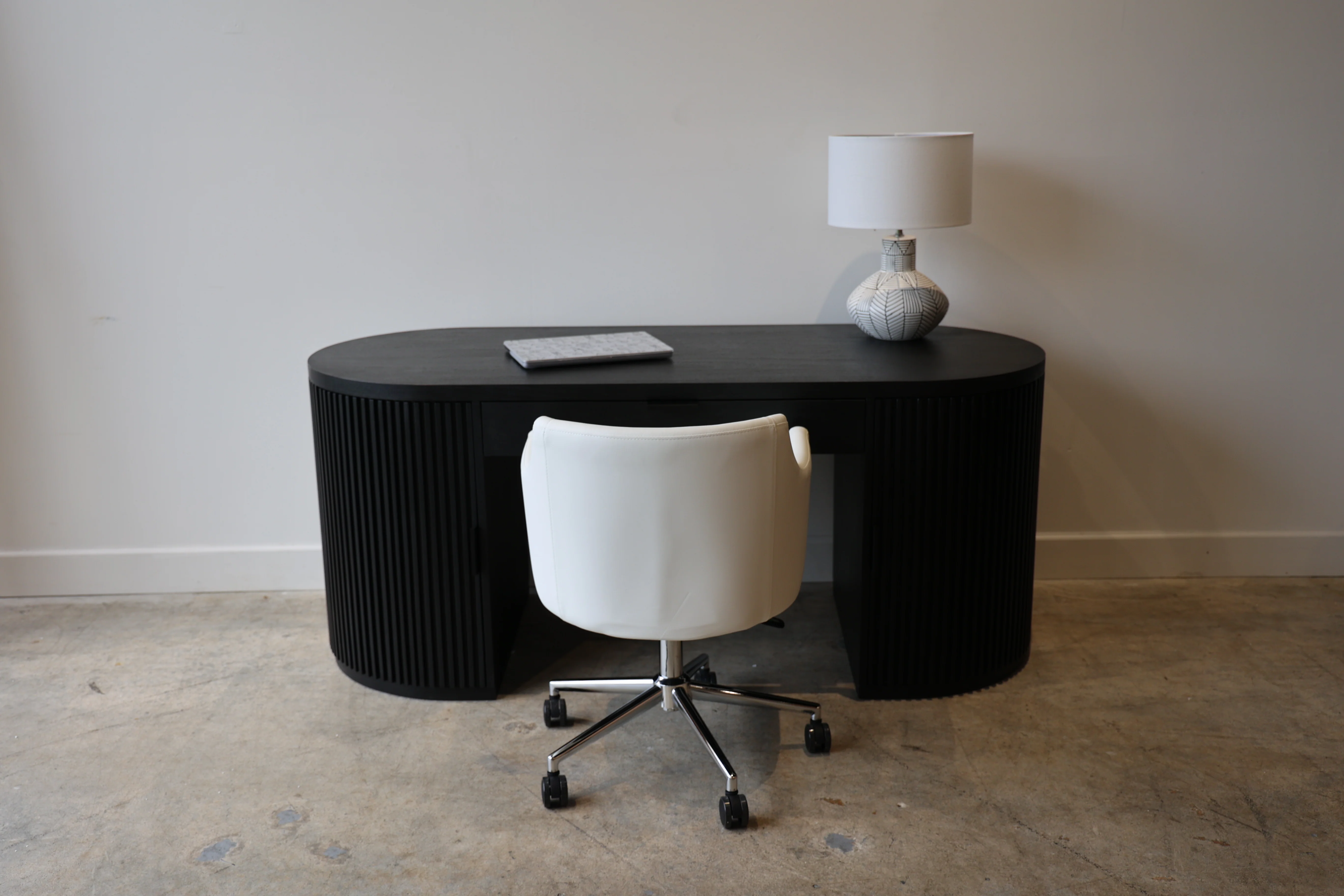 Flow Black Desk - Image 26