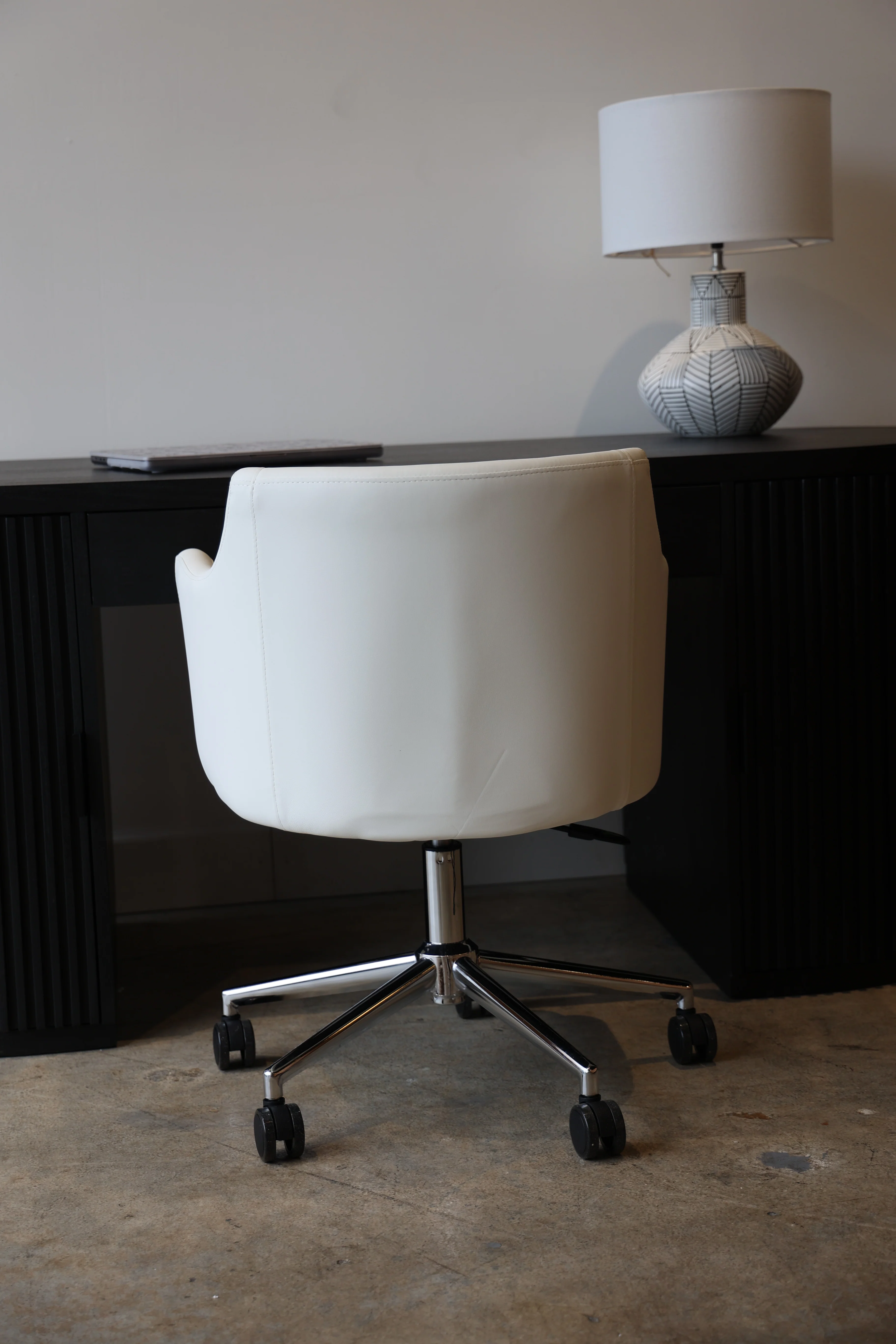 Flow Black Desk - Image 27