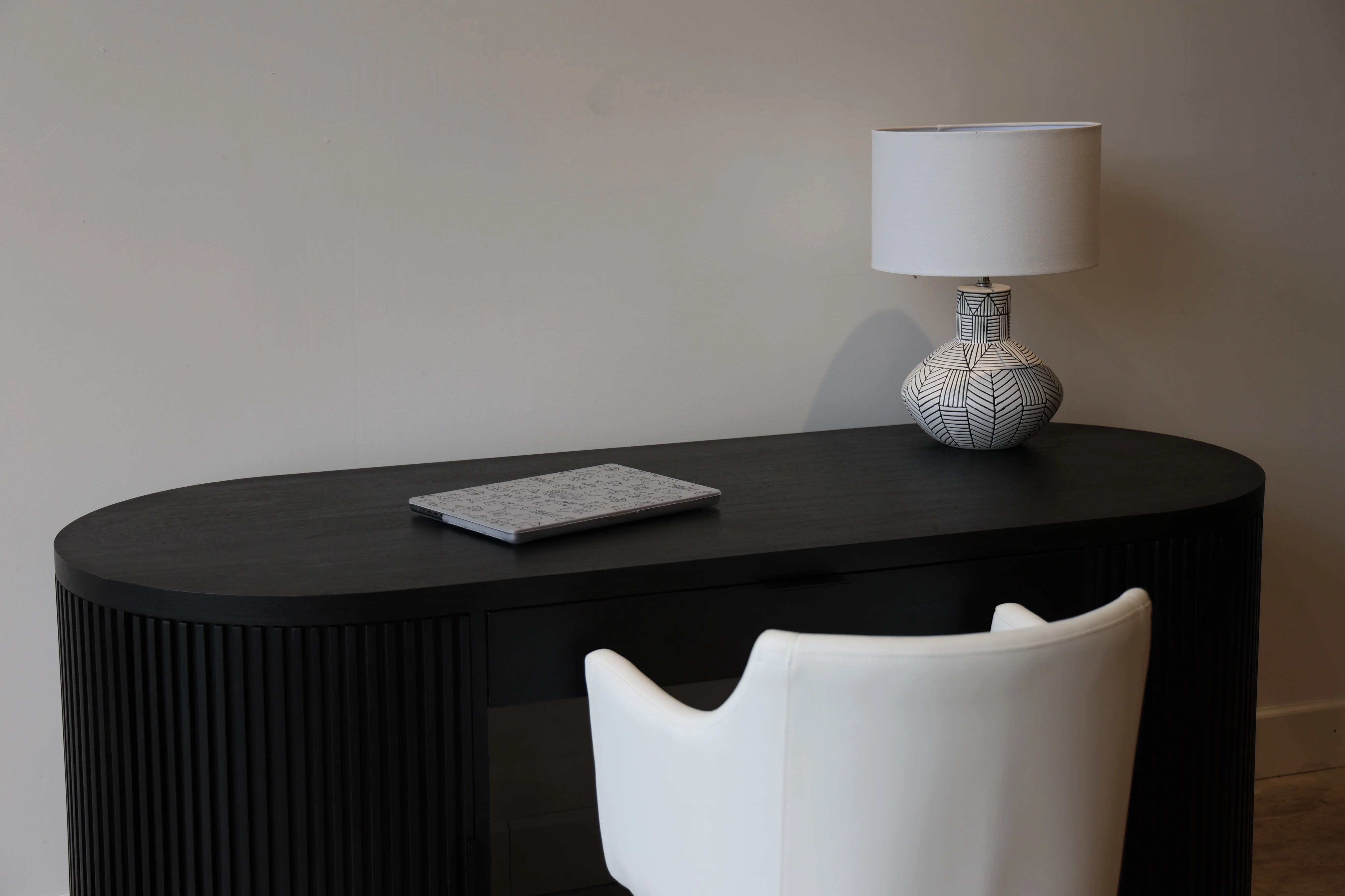 Flow Black Desk - Image 28