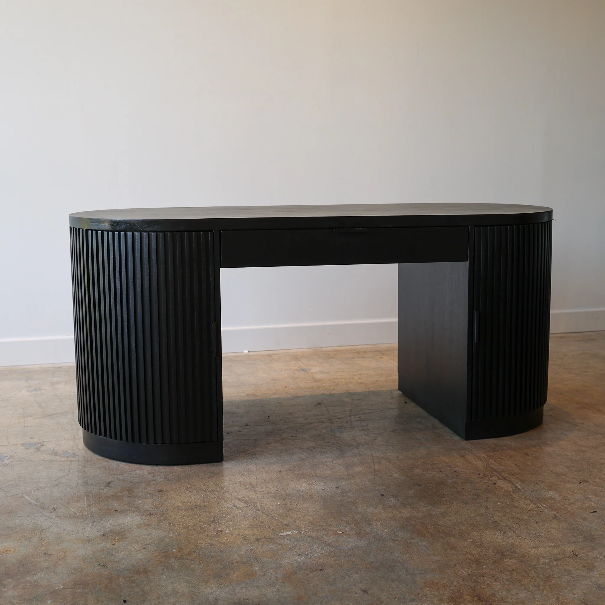 Flow Black Desk - Image 35