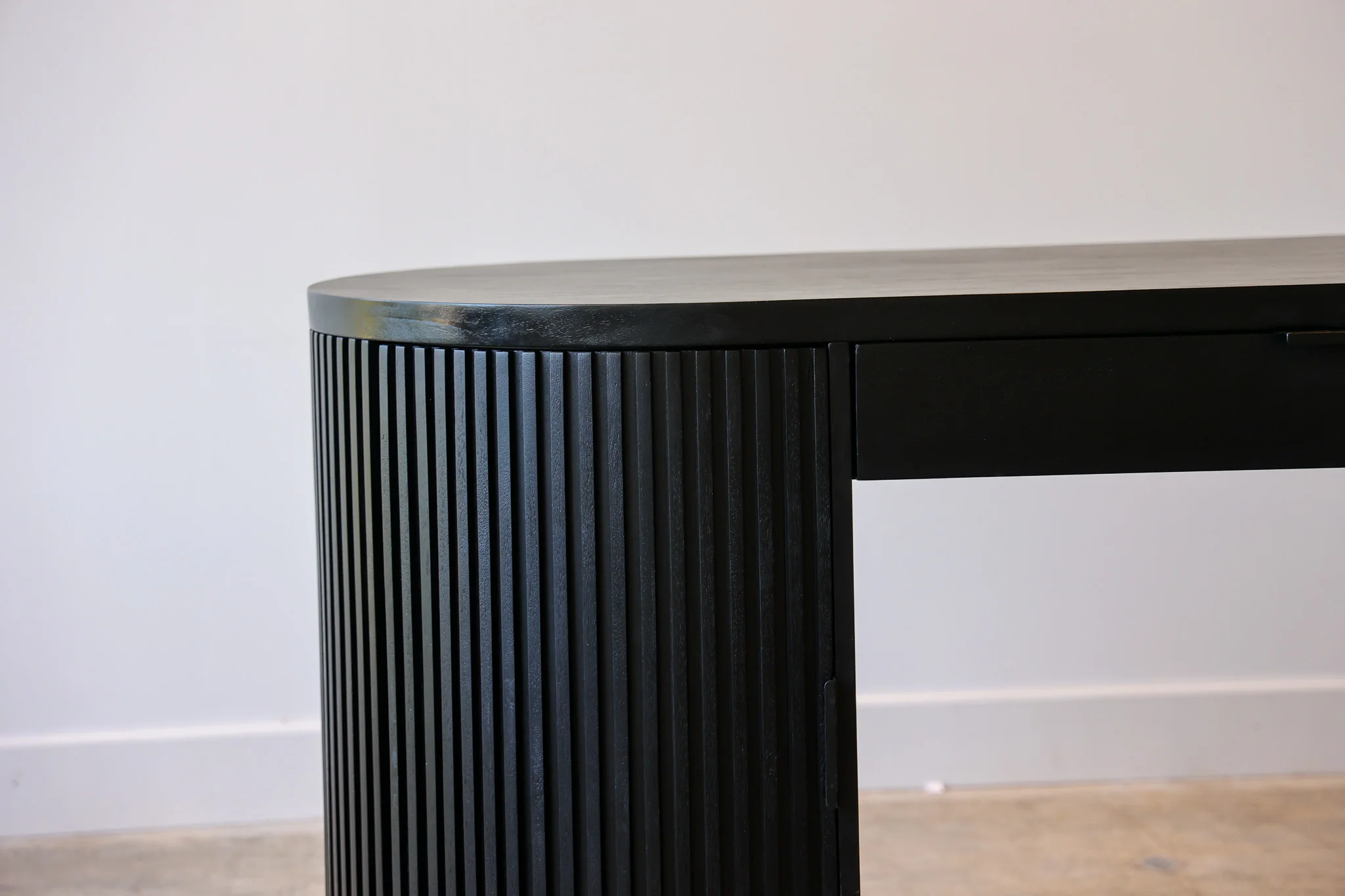 Flow Black Desk - Image 36