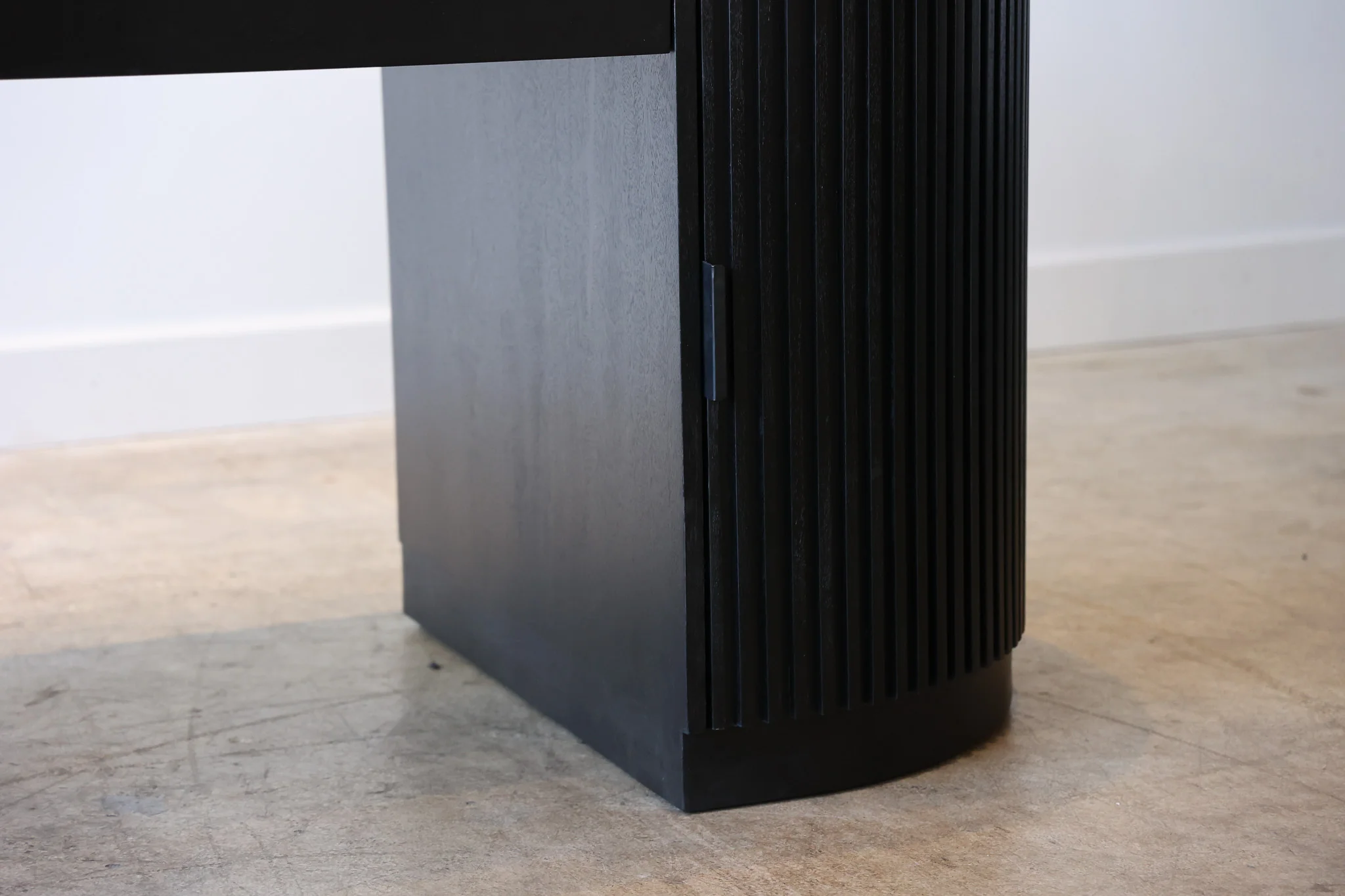 Flow Black Desk - Image 38