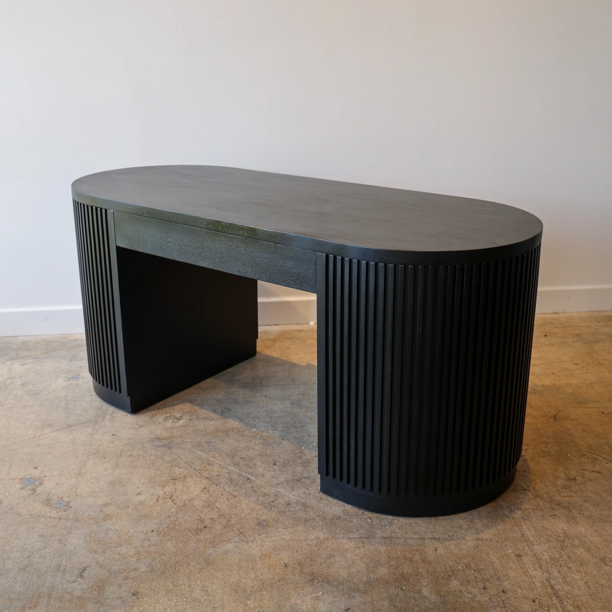 Flow Black Desk - Image 4