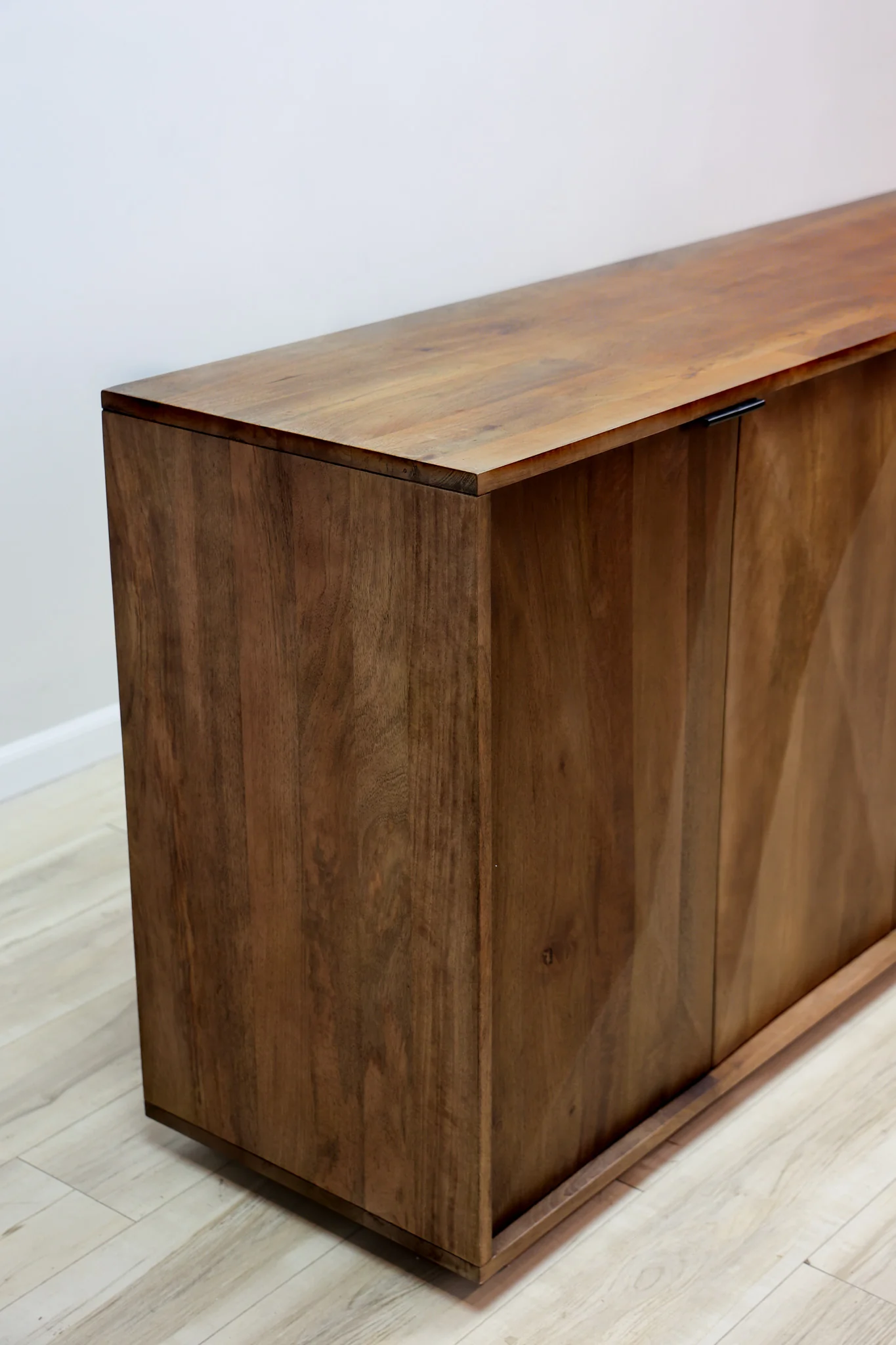 Romeo Credenza - Image 5